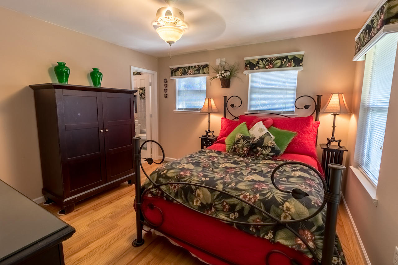 TOWN OF SANTA ROSA - Residential