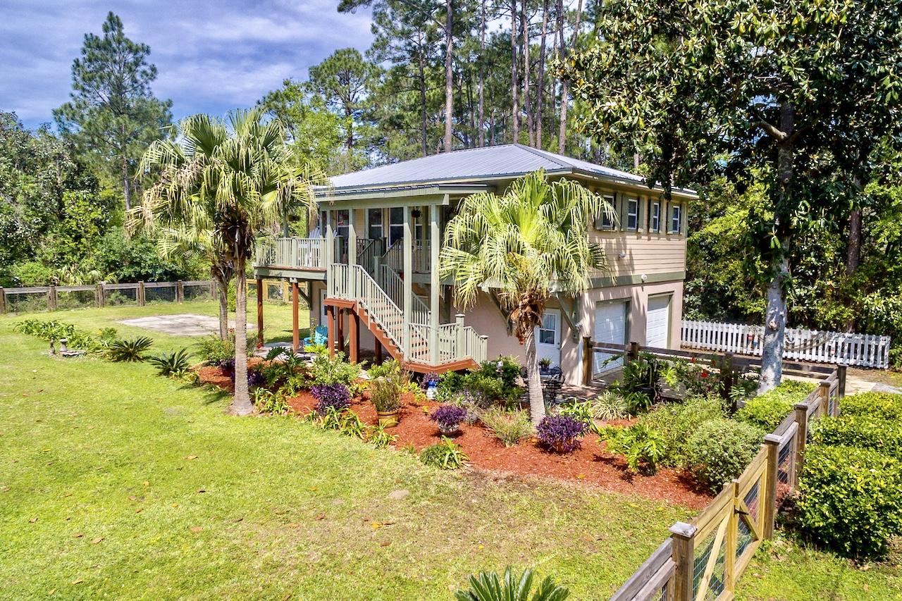 TOWN OF SANTA ROSA - Residential