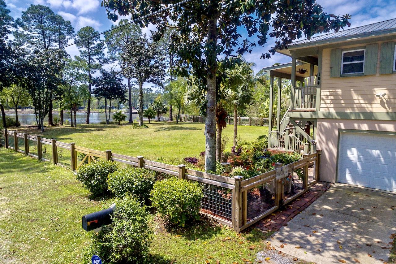 TOWN OF SANTA ROSA - Residential