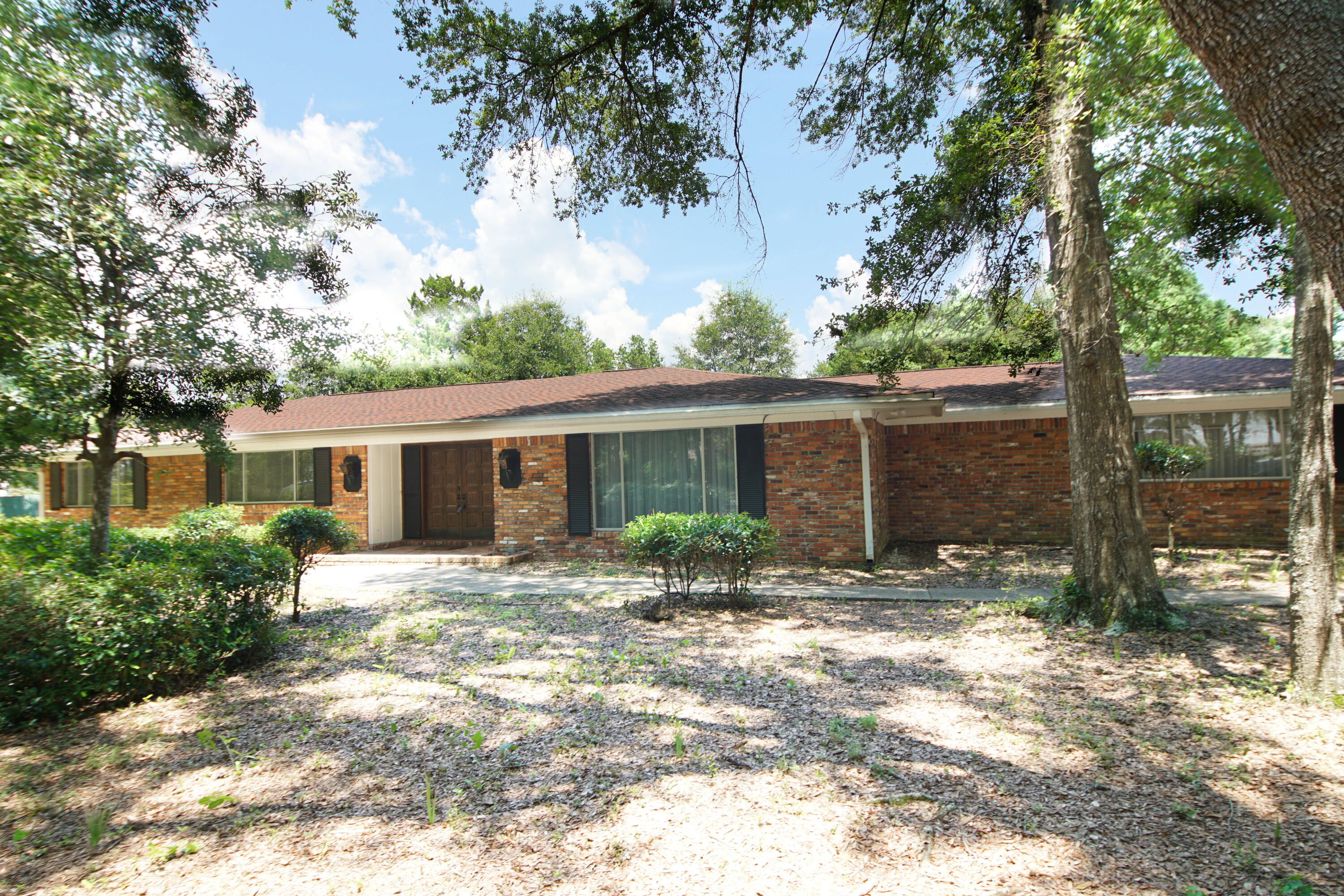 BAYOU POQUITO - Residential