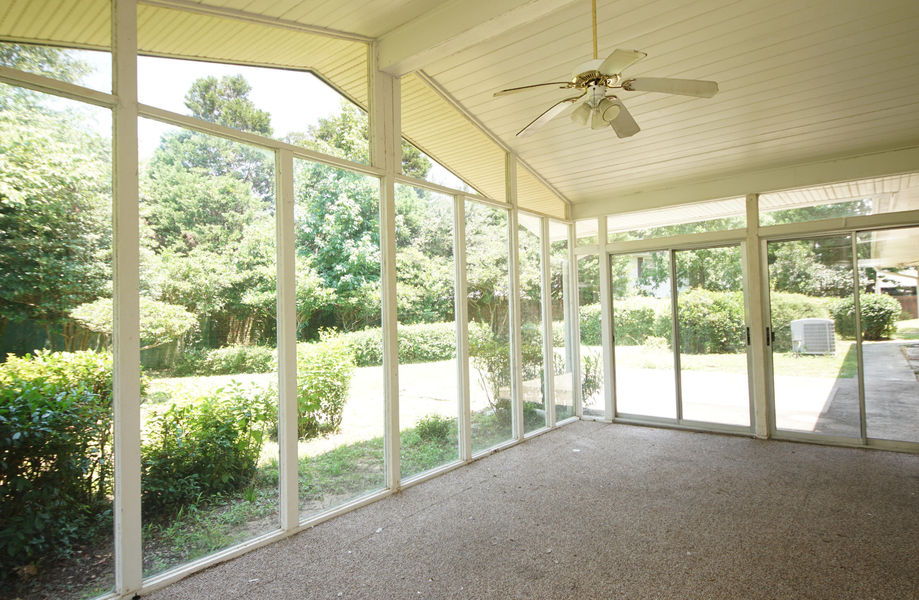 BAYOU POQUITO - Residential