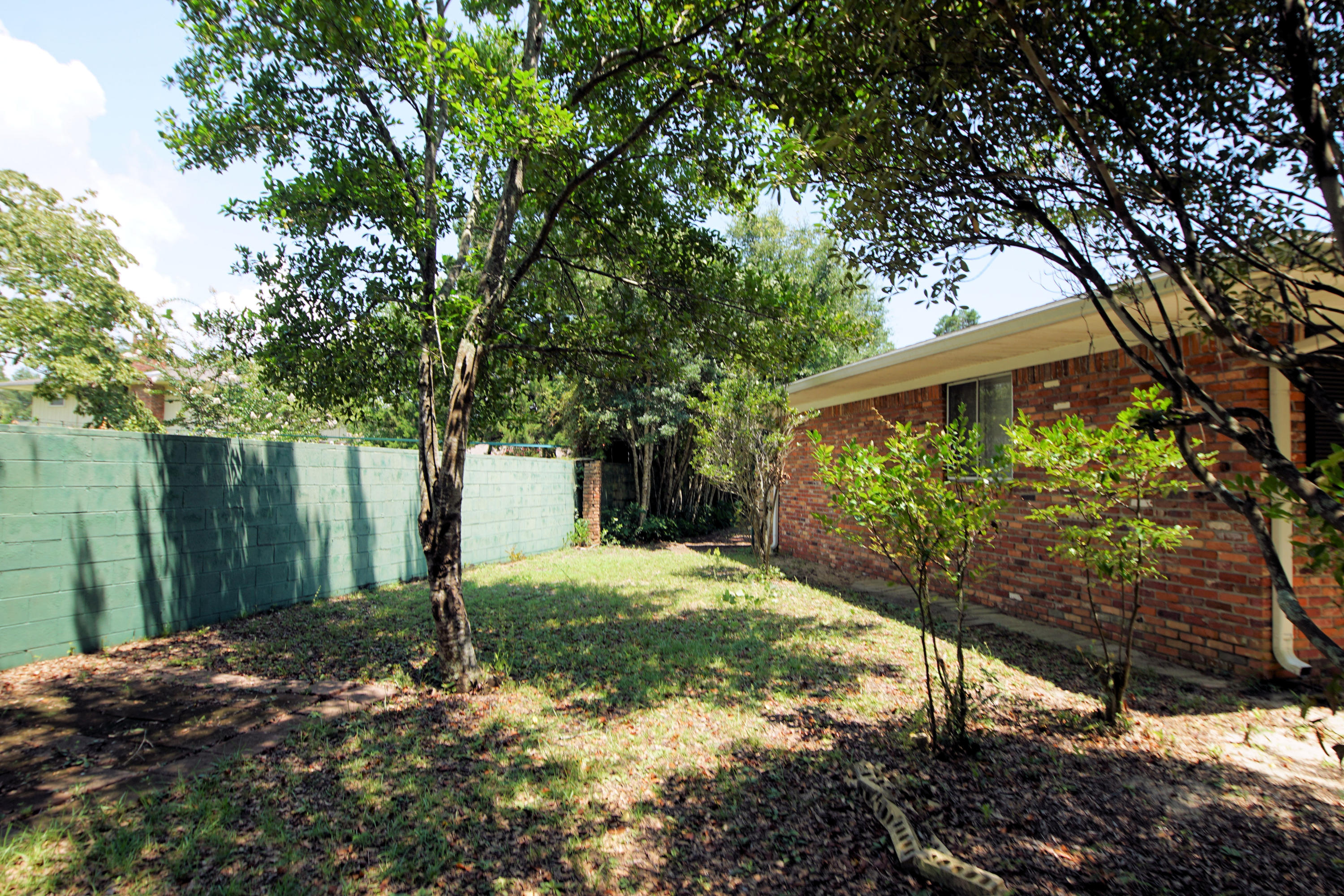 BAYOU POQUITO - Residential