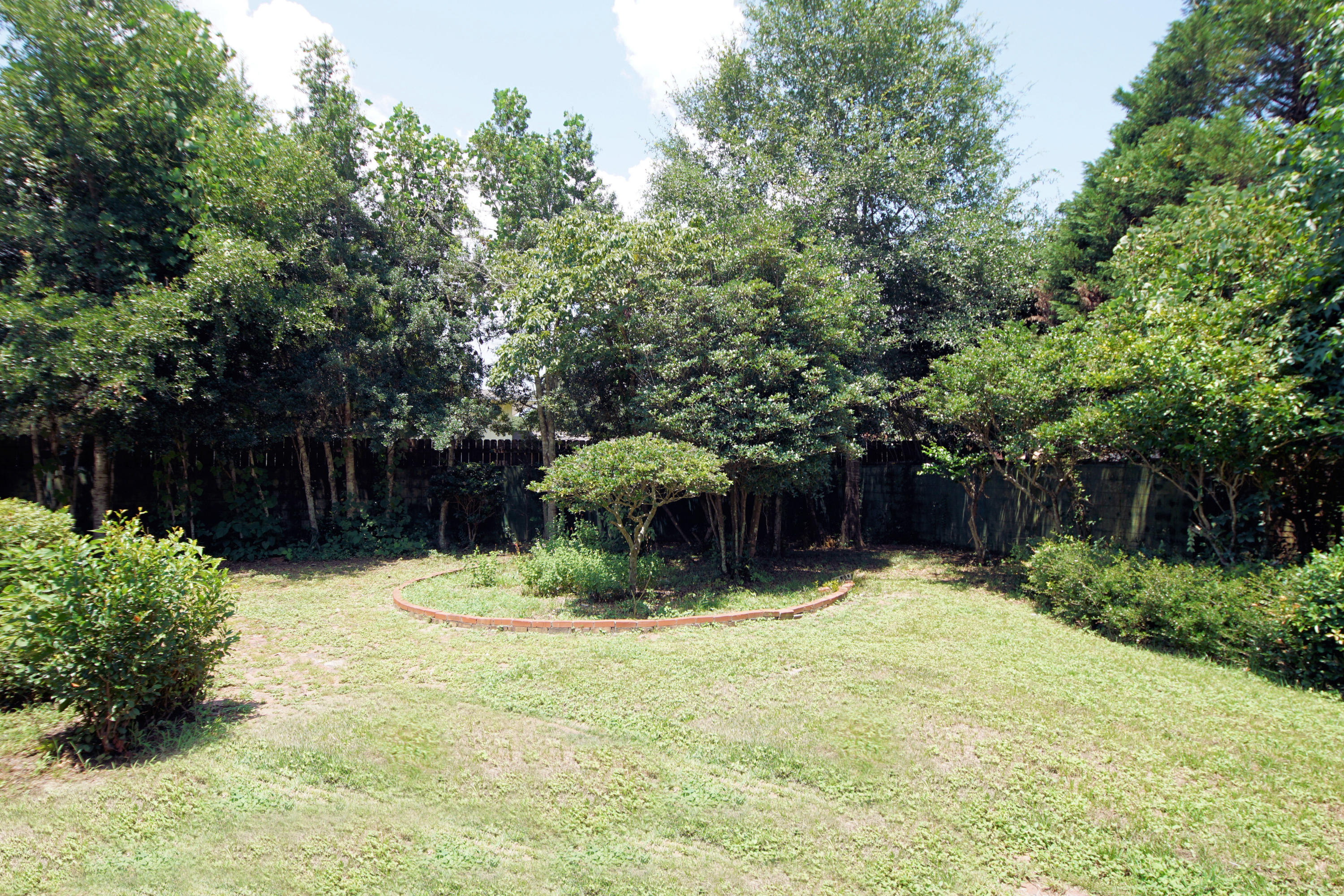 BAYOU POQUITO - Residential