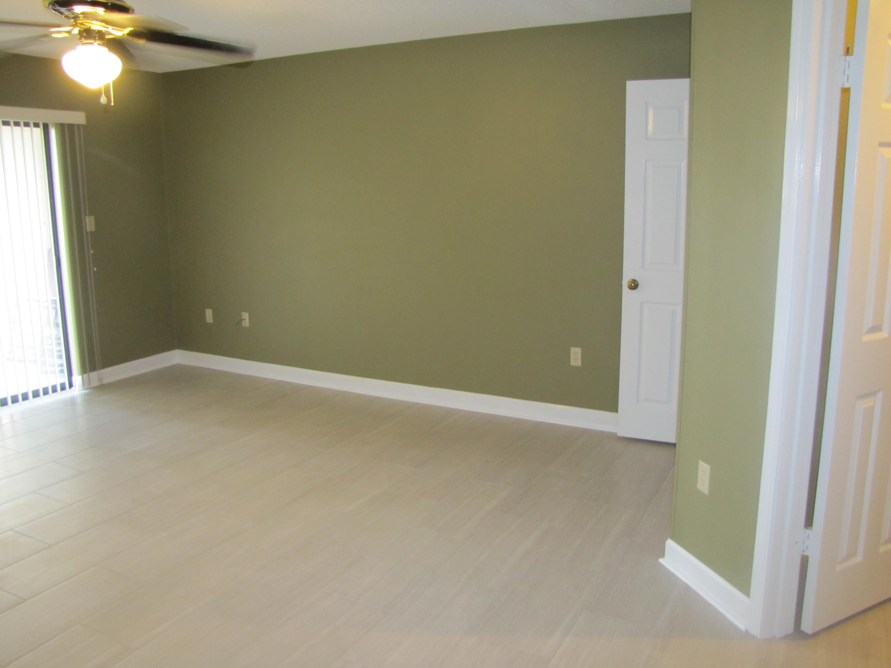 LAKESIDE CONDO AT BLUEWATER BA - Residential