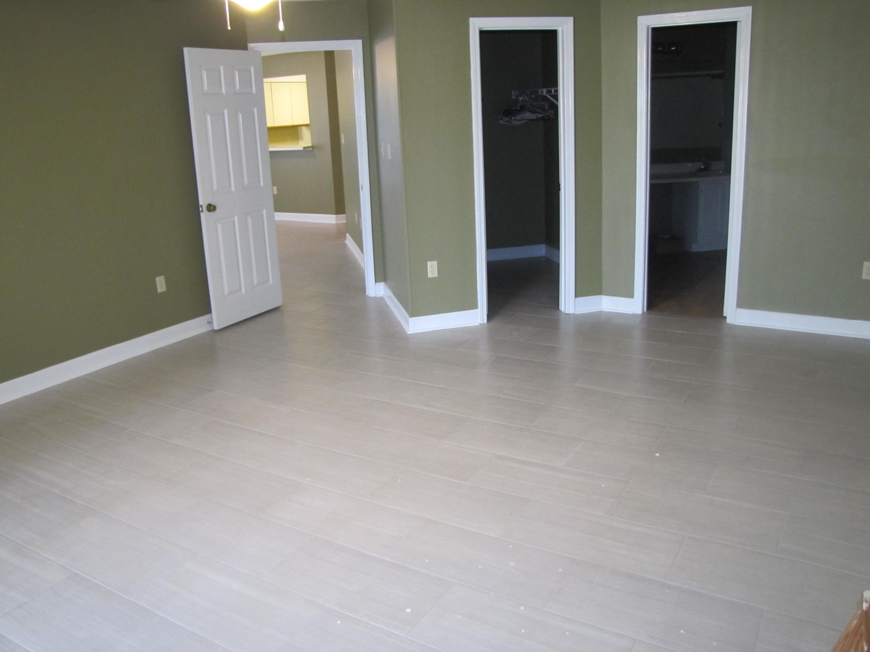 LAKESIDE CONDO AT BLUEWATER BA - Residential