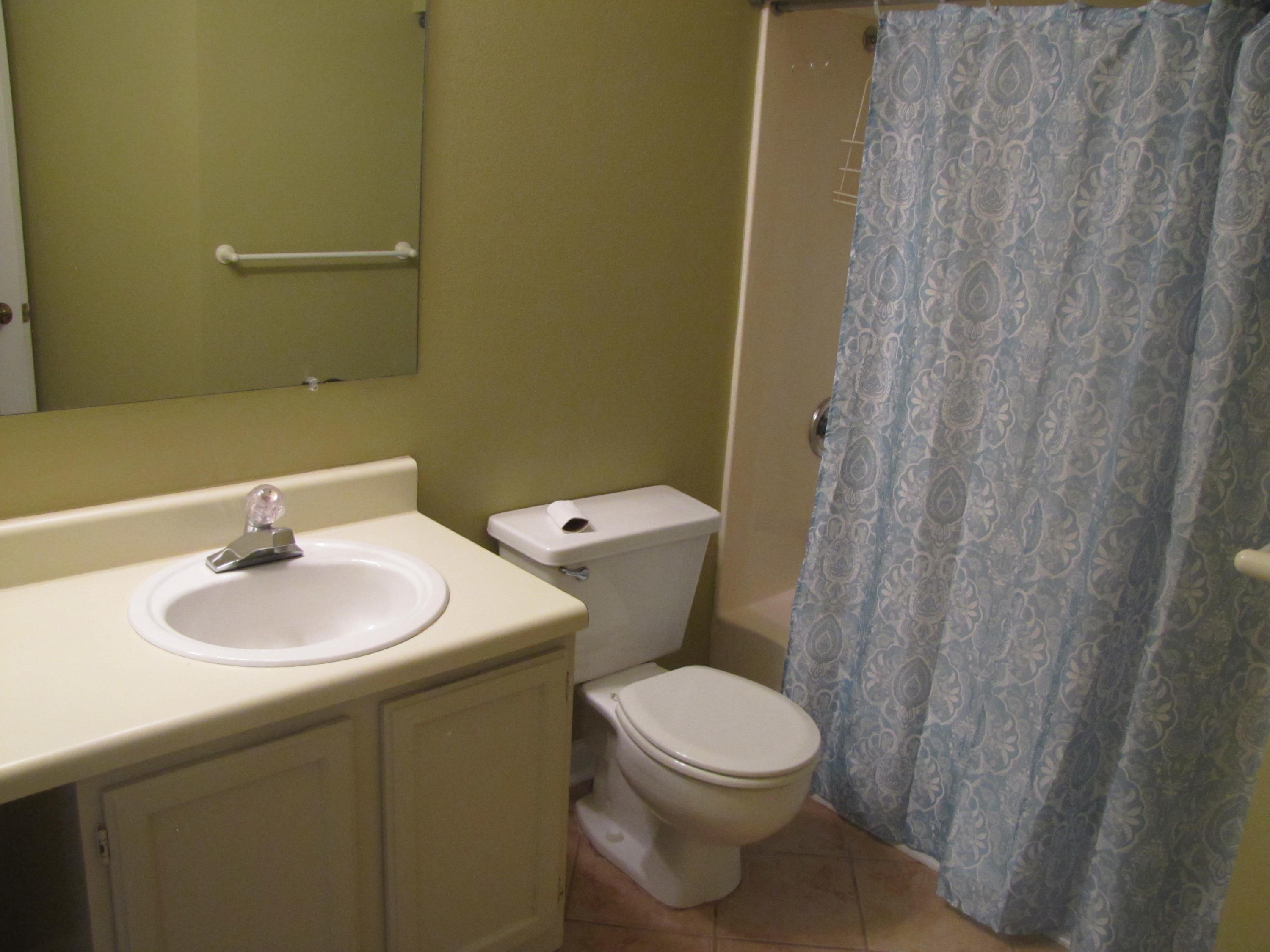 LAKESIDE CONDO AT BLUEWATER BA - Residential