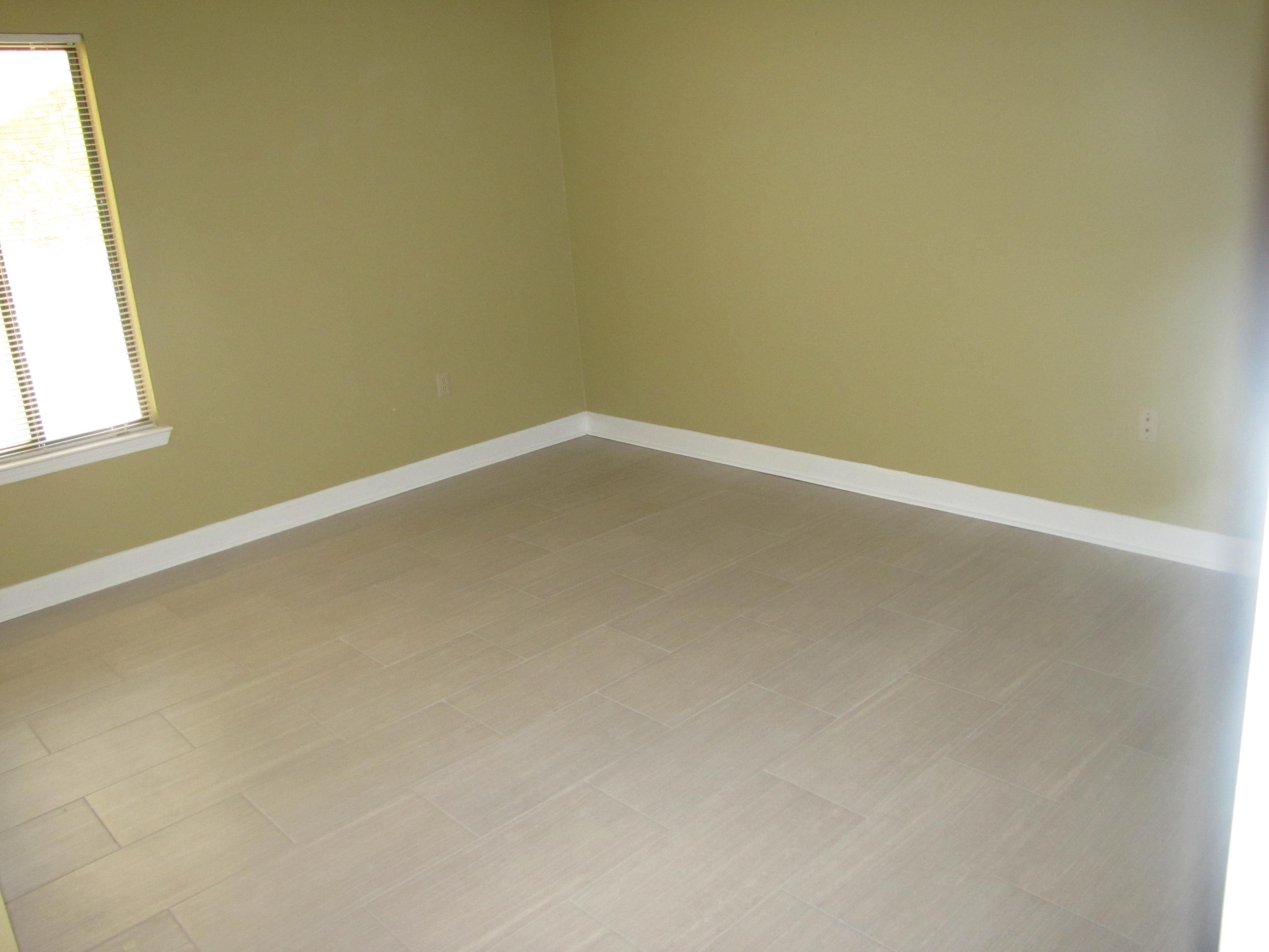 LAKESIDE CONDO AT BLUEWATER BA - Residential