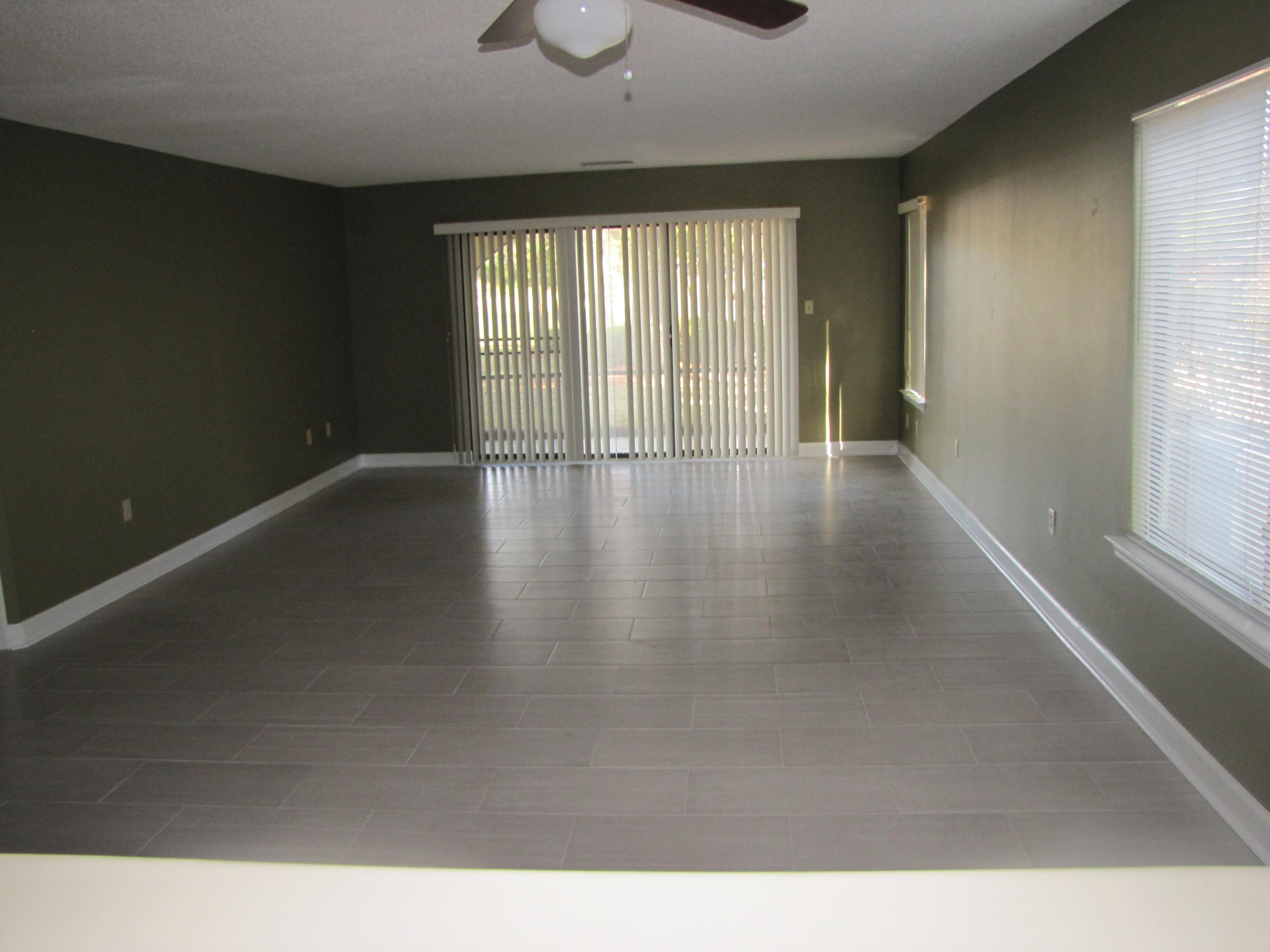 LAKESIDE CONDO AT BLUEWATER BA - Residential