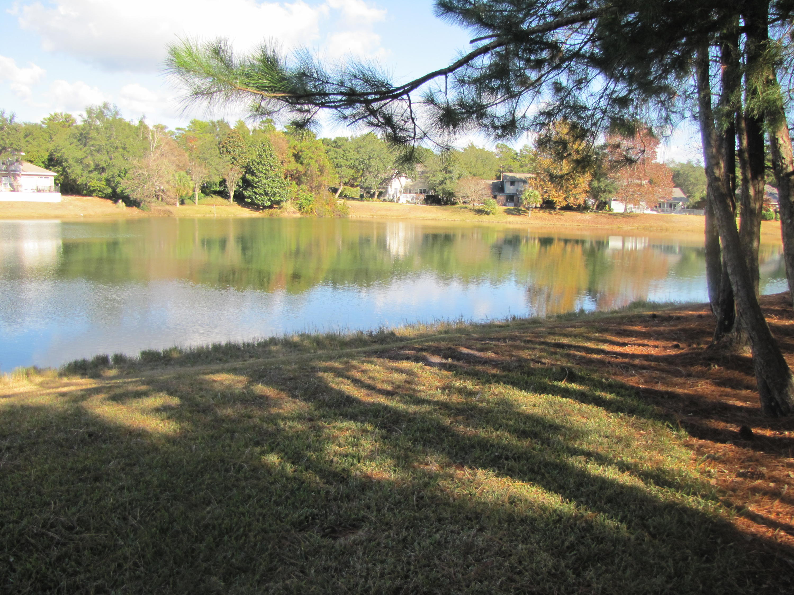 LAKESIDE CONDO AT BLUEWATER BA - Residential