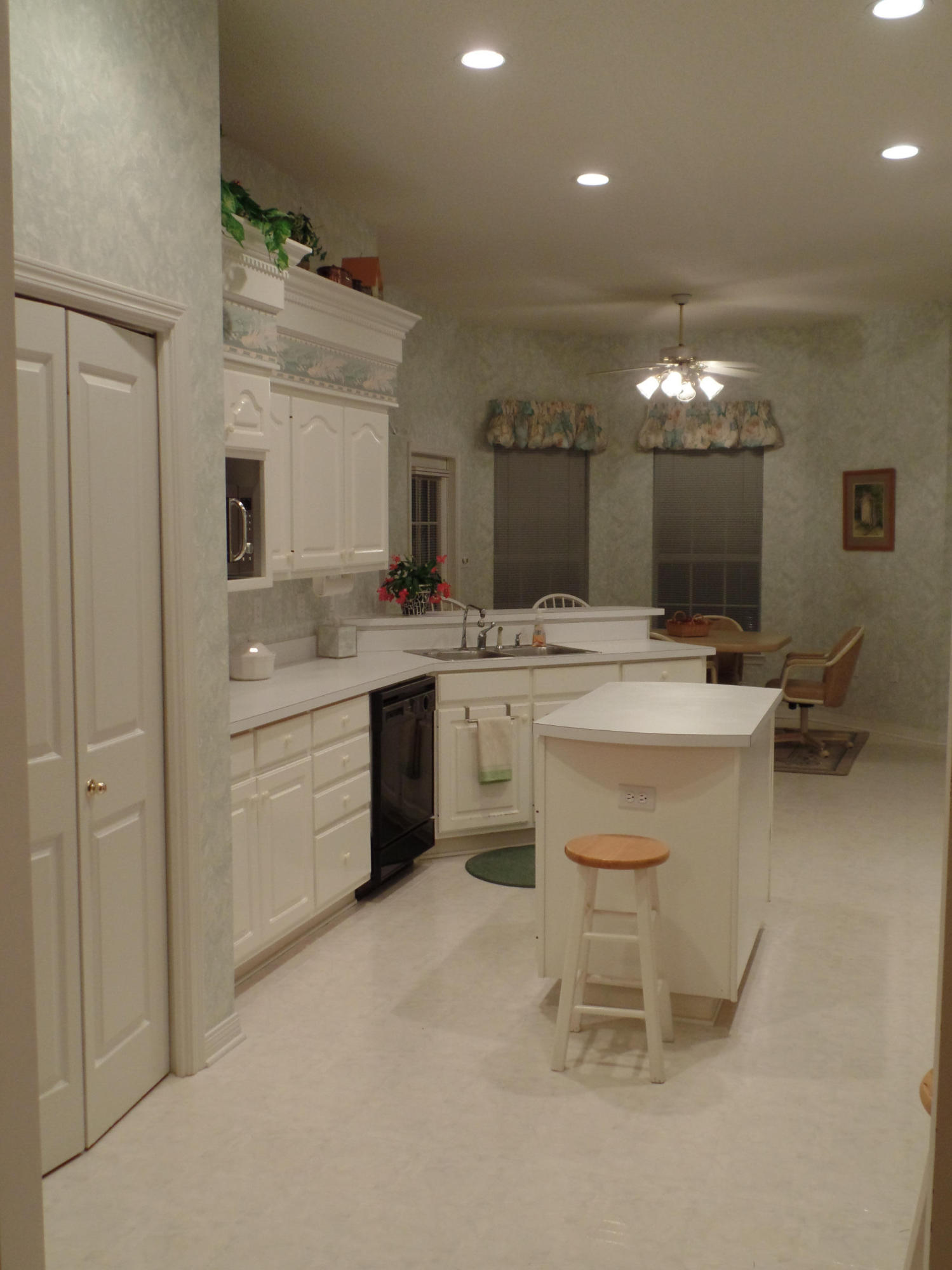 PRITCHARD POINT - Residential