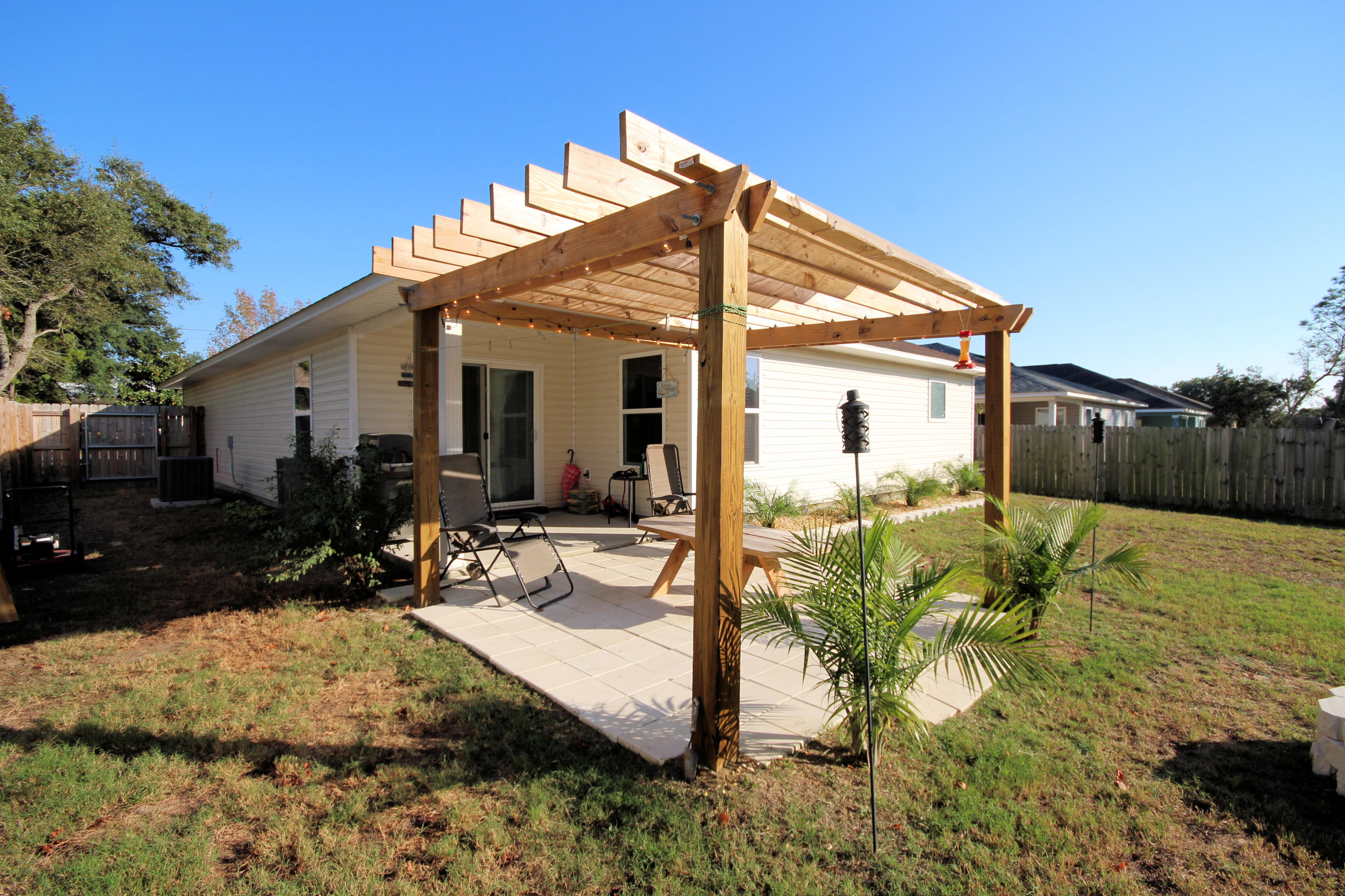 NAVARRE S/D 1ST ADDN - Residential