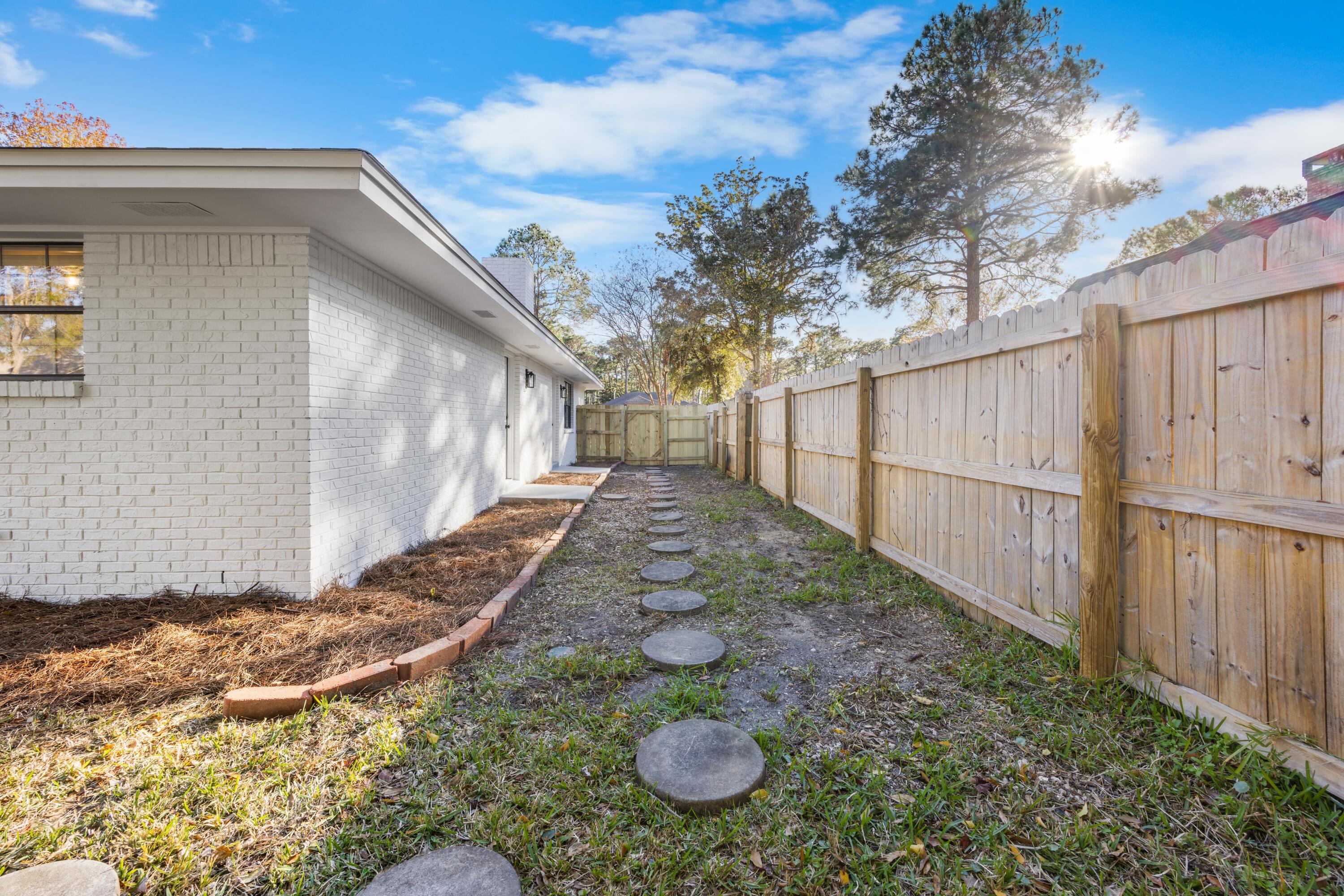 RAINTREE ESTATES - Residential