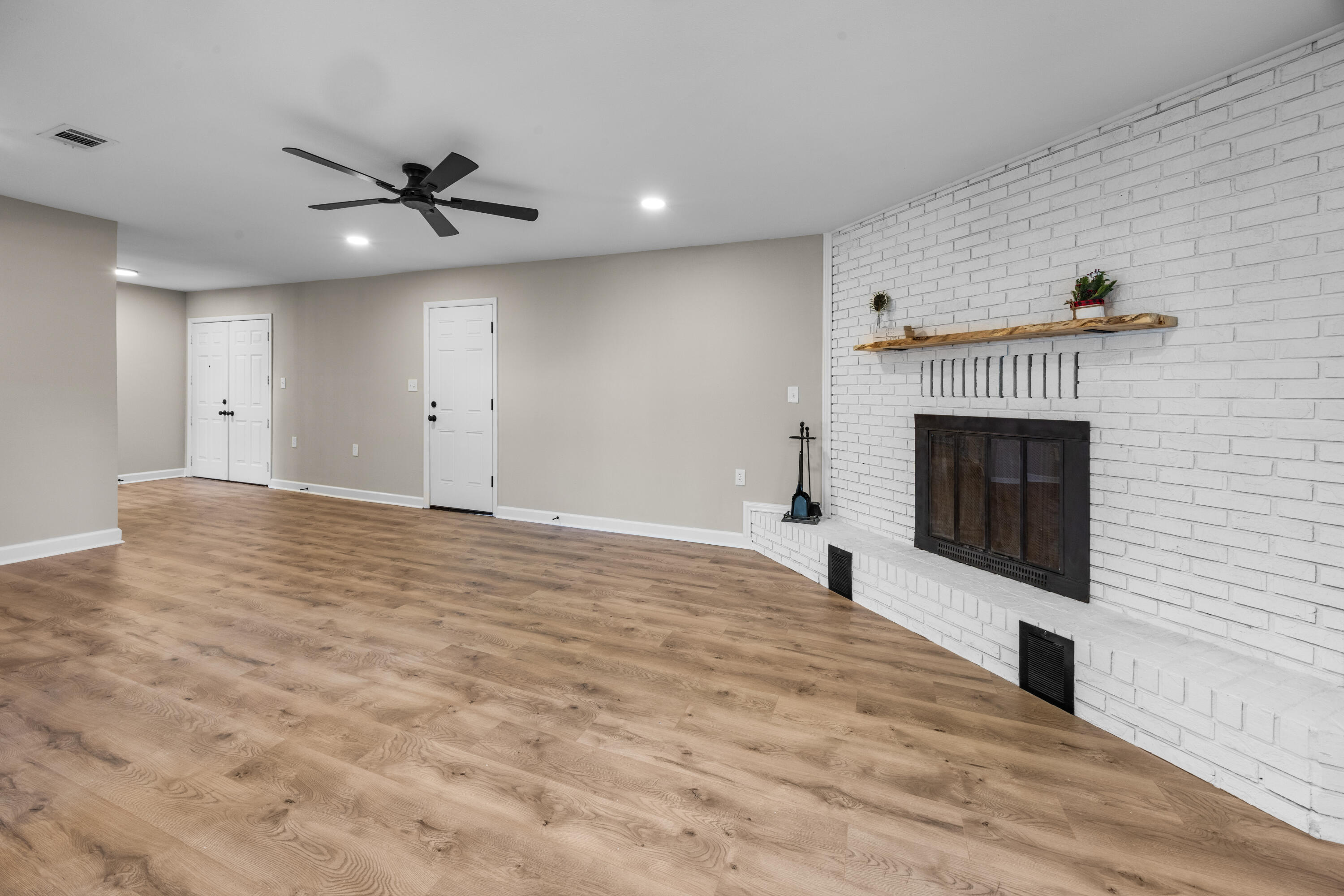 RAINTREE ESTATES - Residential