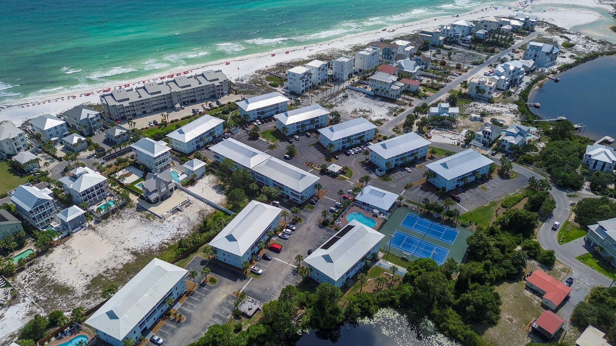 BEACHSIDE VILLAS CONDO - Residential