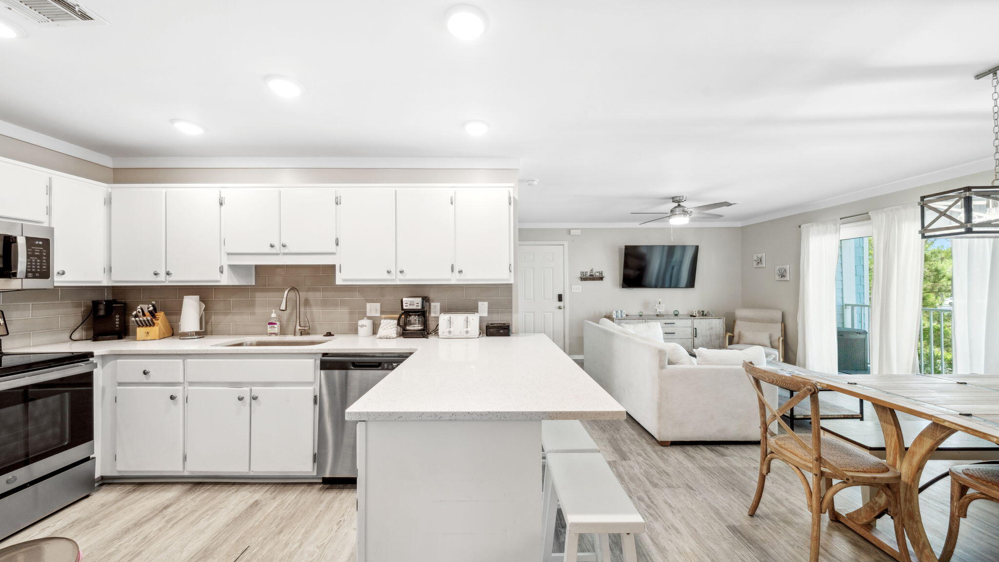 BEACHSIDE VILLAS CONDO - Residential