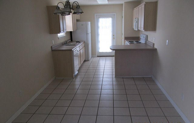 SHALIMAR - Residential Lease