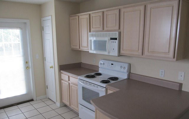 SHALIMAR - Residential Lease