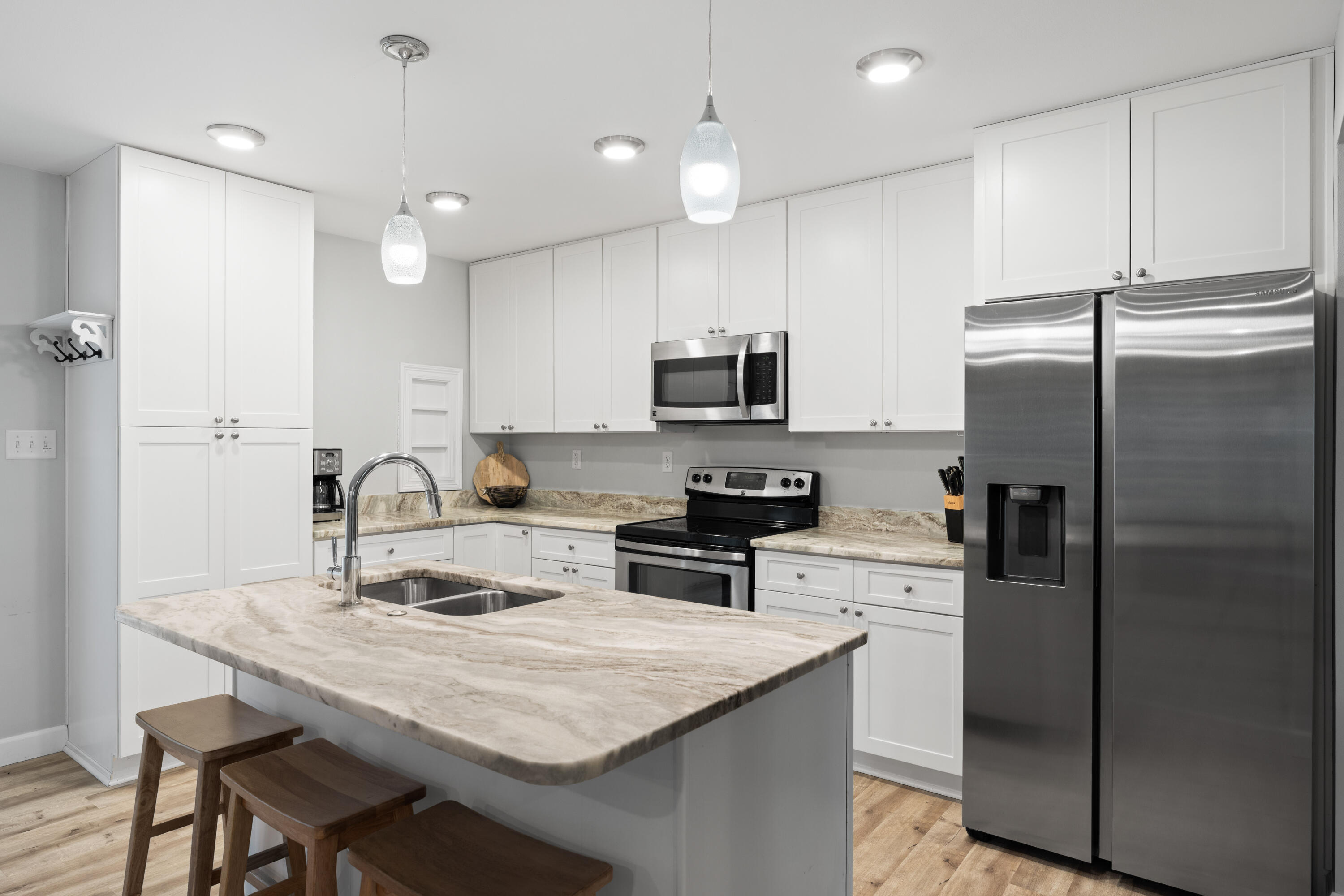 HOLIDAY SHORES EST 4TH ADDN - Residential