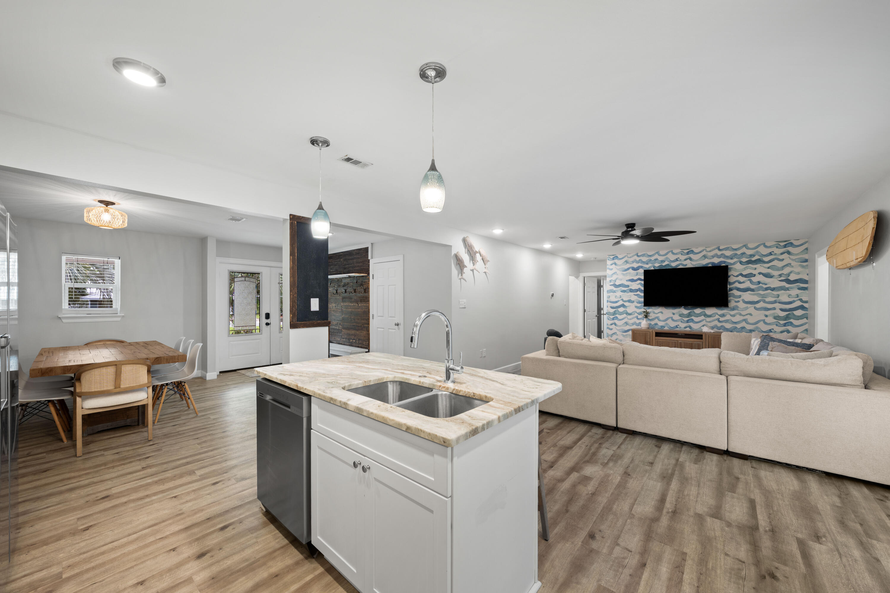 HOLIDAY SHORES EST 4TH ADDN - Residential