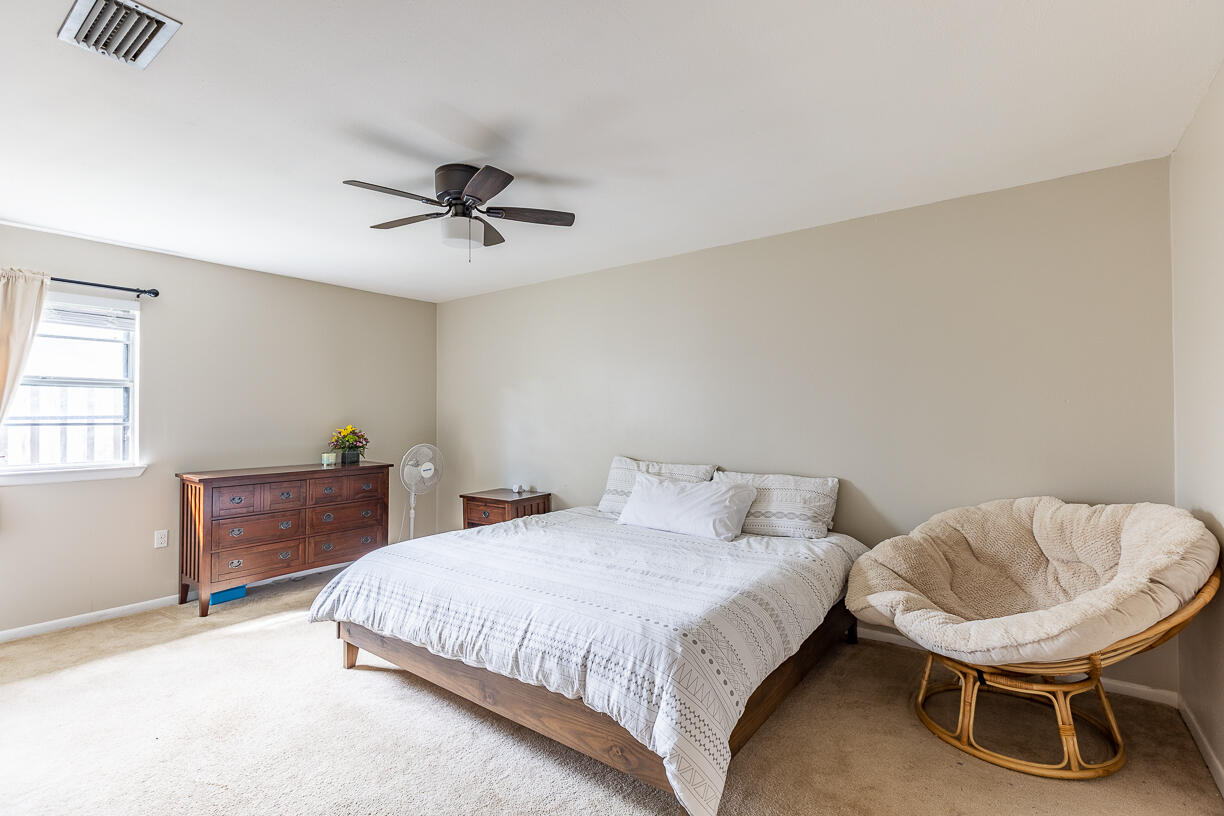 CASA LOMA S/D - Residential Lease