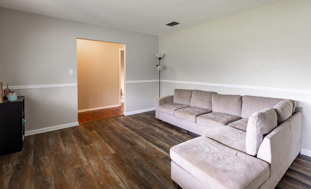 CASA LOMA S/D - Residential Lease