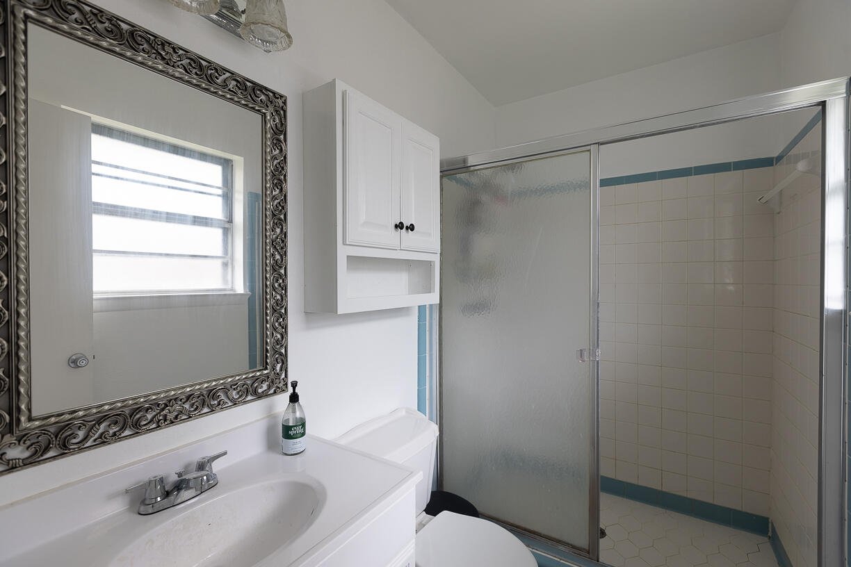 CASA LOMA S/D - Residential Lease