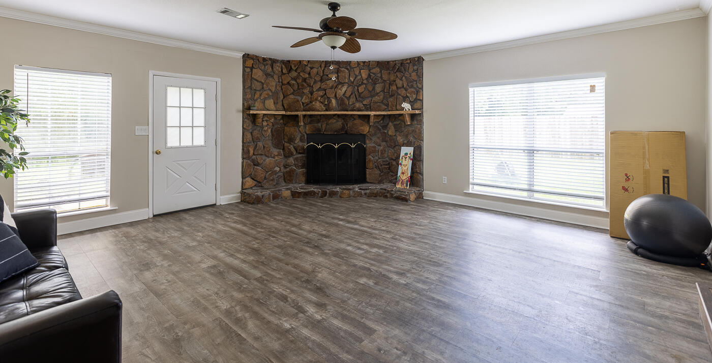 CASA LOMA S/D - Residential Lease