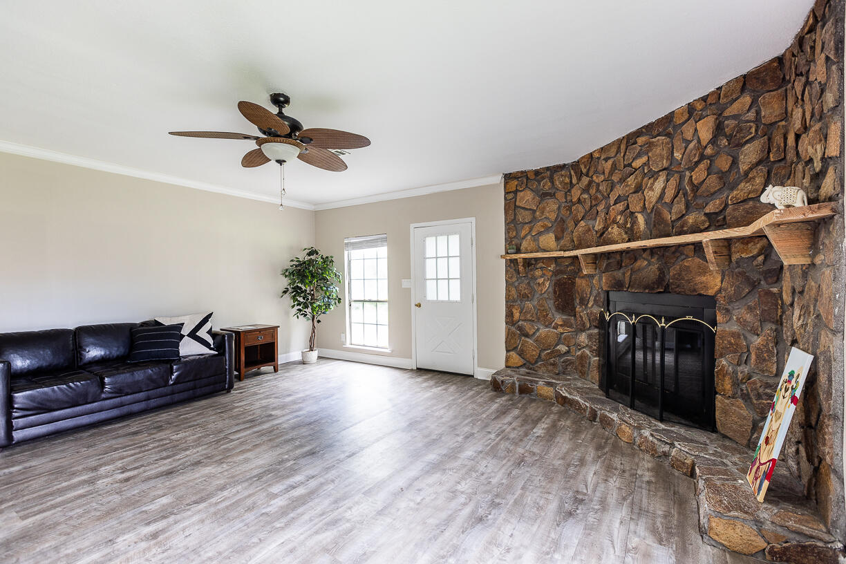 CASA LOMA S/D - Residential Lease