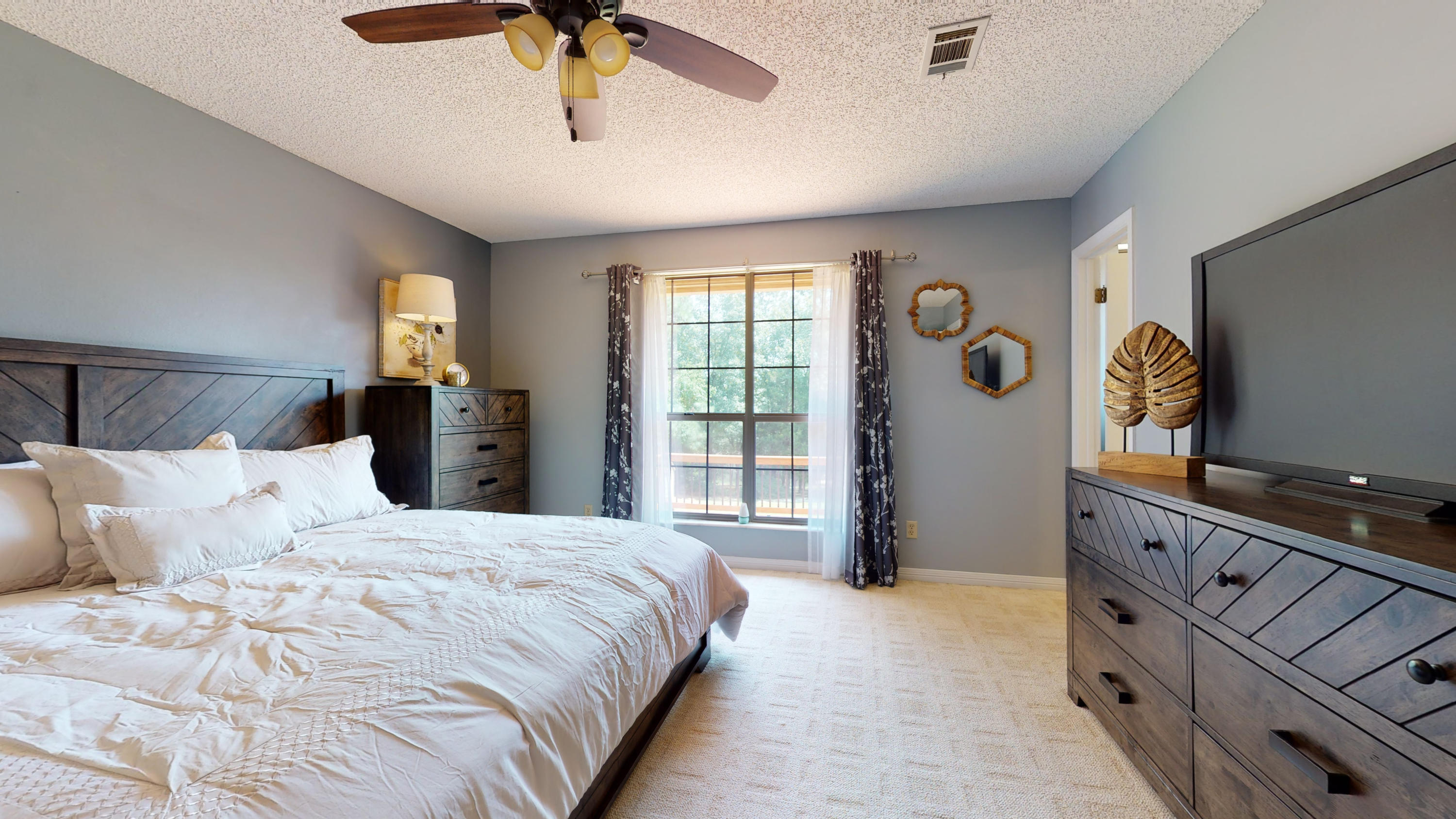 TEN LAKE ESTATES UNIT 1 - Residential