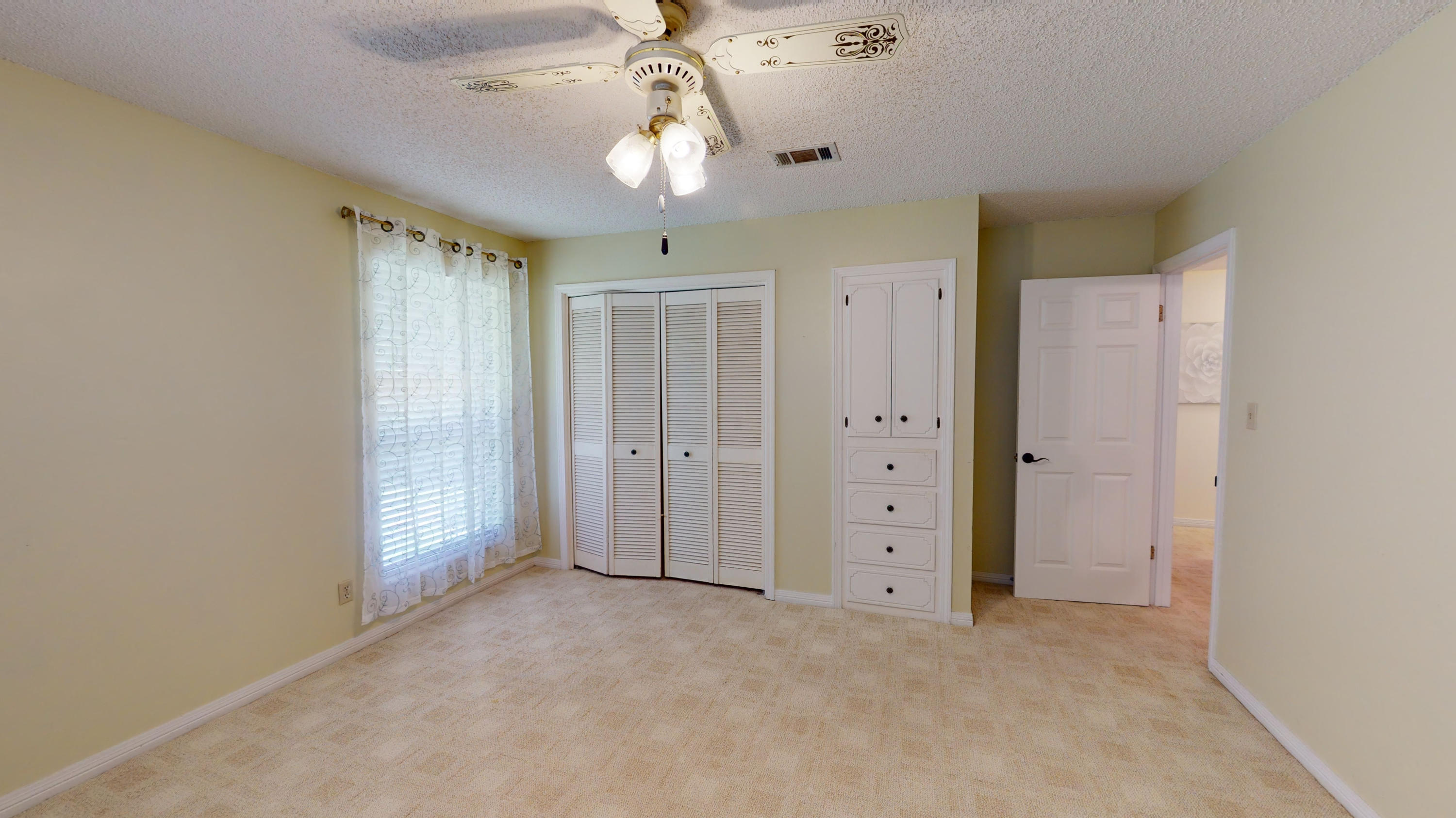 TEN LAKE ESTATES UNIT 1 - Residential