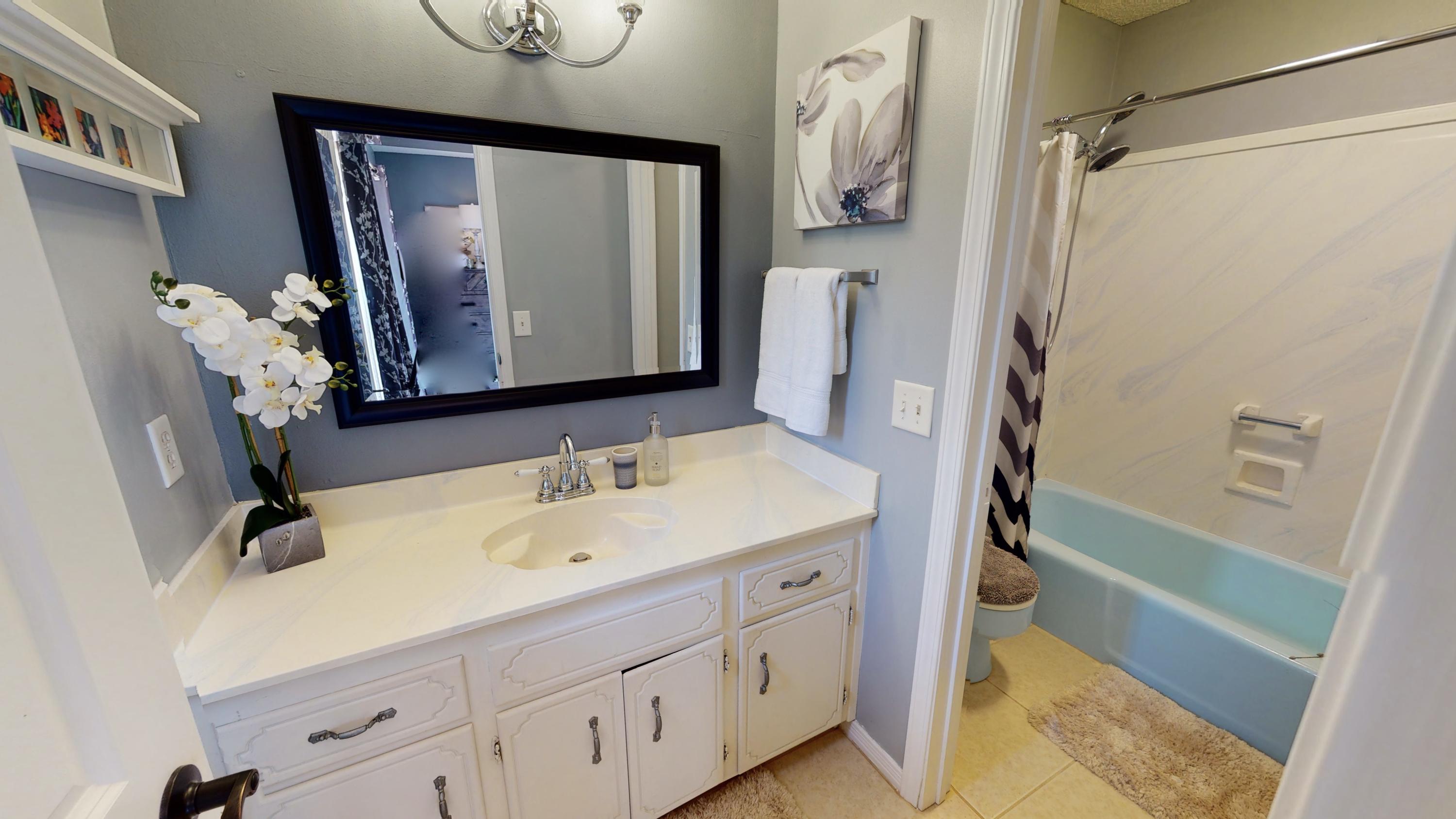 TEN LAKE ESTATES UNIT 1 - Residential