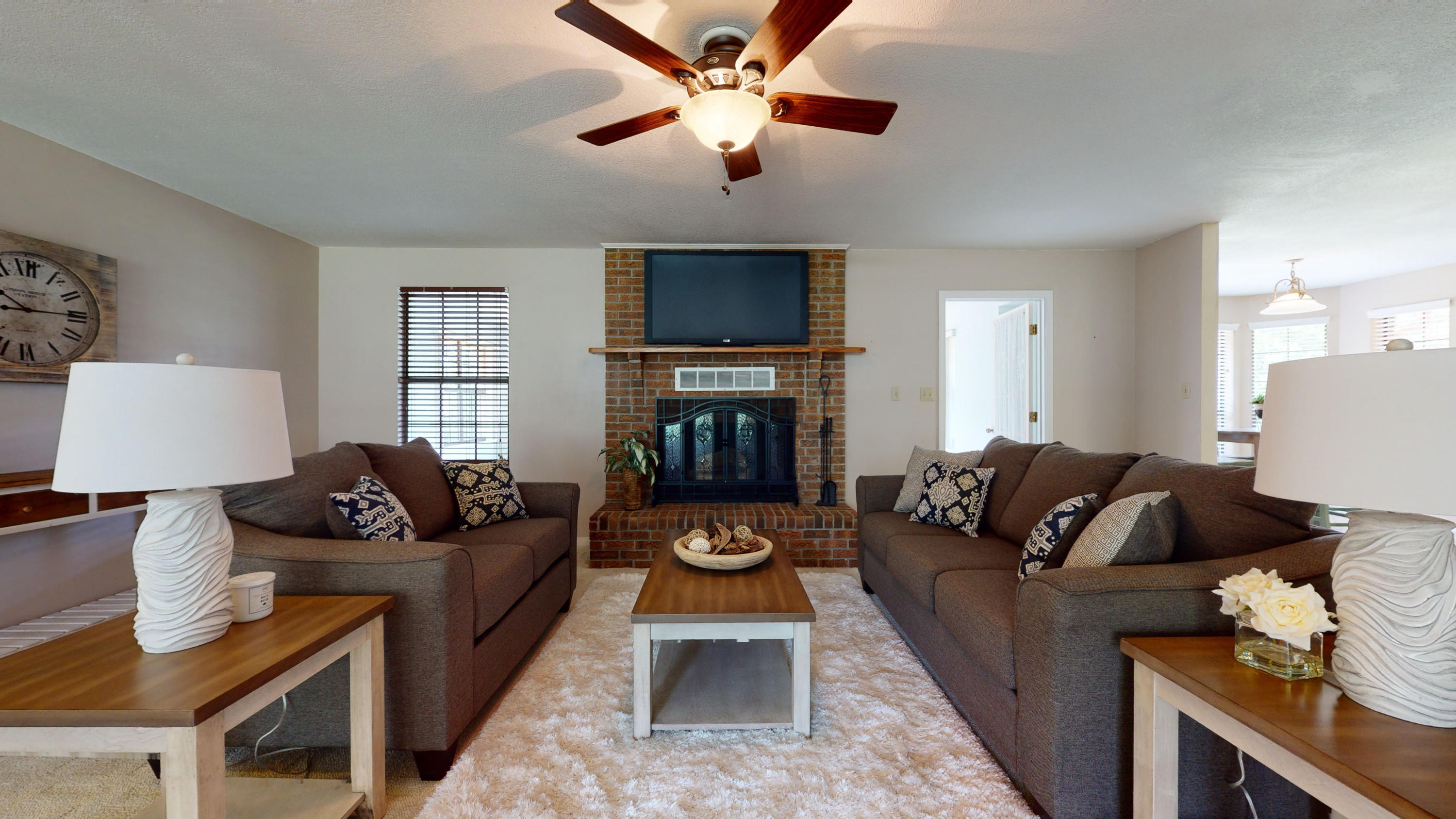 TEN LAKE ESTATES UNIT 1 - Residential