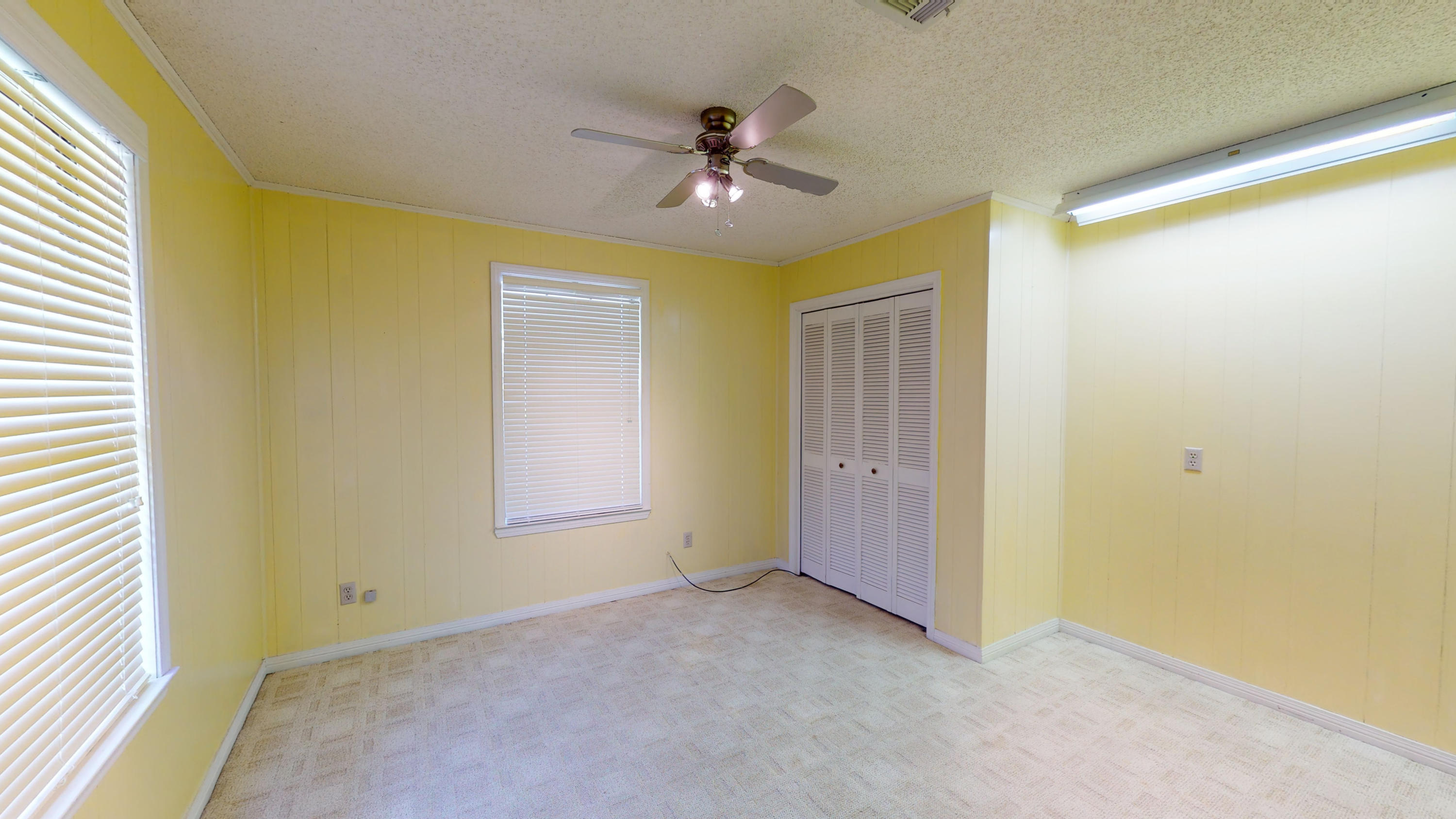 TEN LAKE ESTATES UNIT 1 - Residential