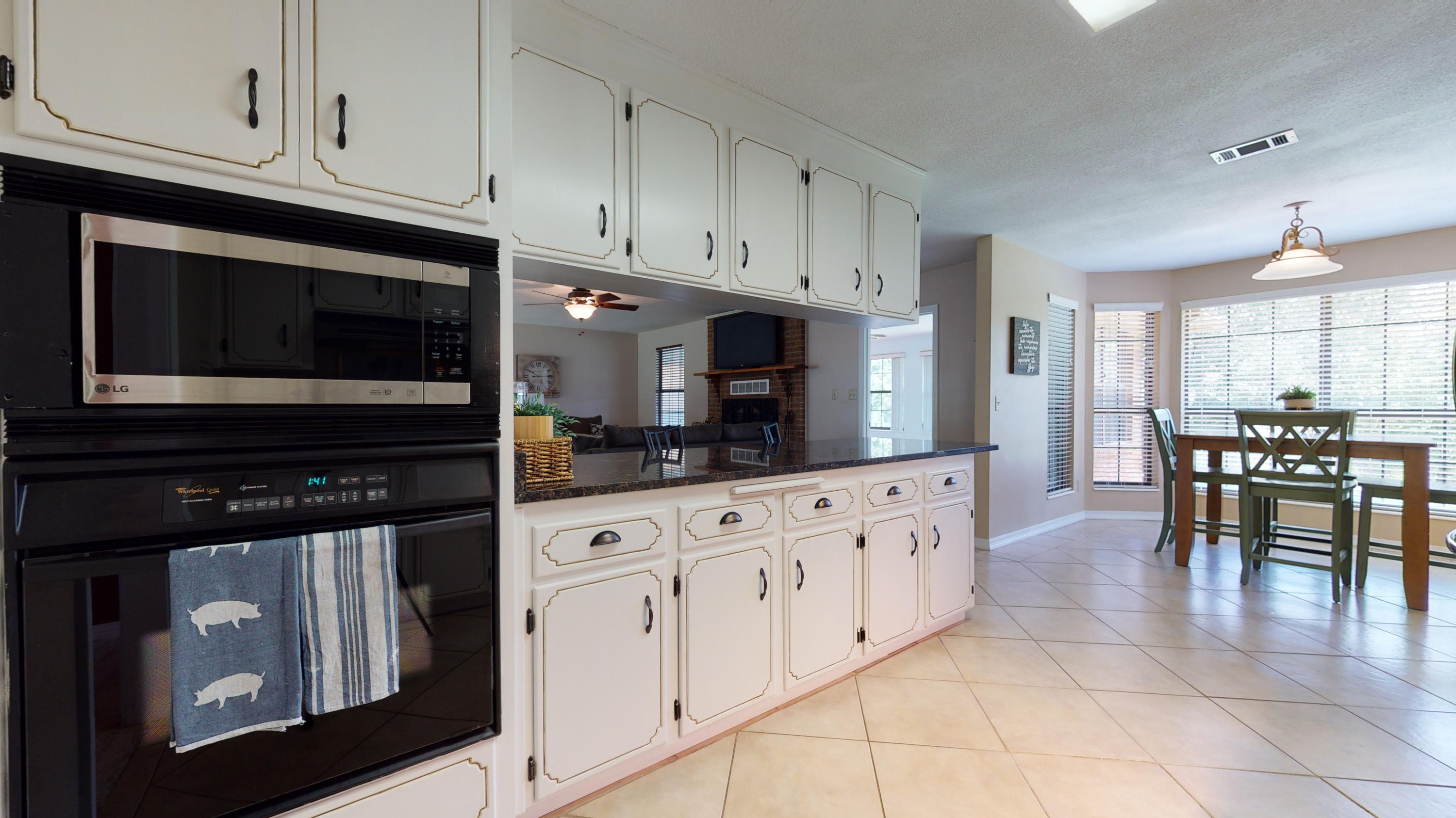 TEN LAKE ESTATES UNIT 1 - Residential