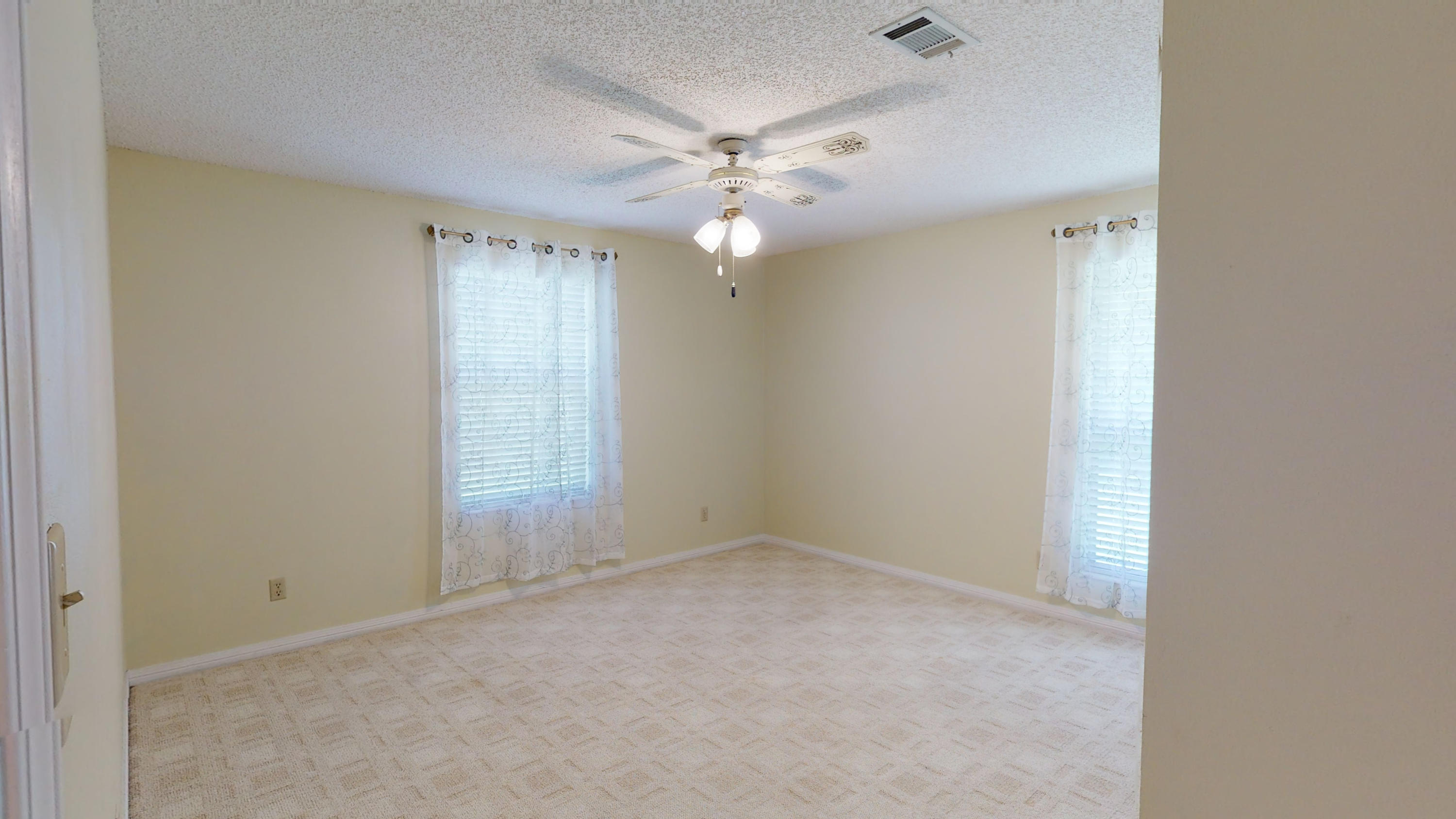 TEN LAKE ESTATES UNIT 1 - Residential