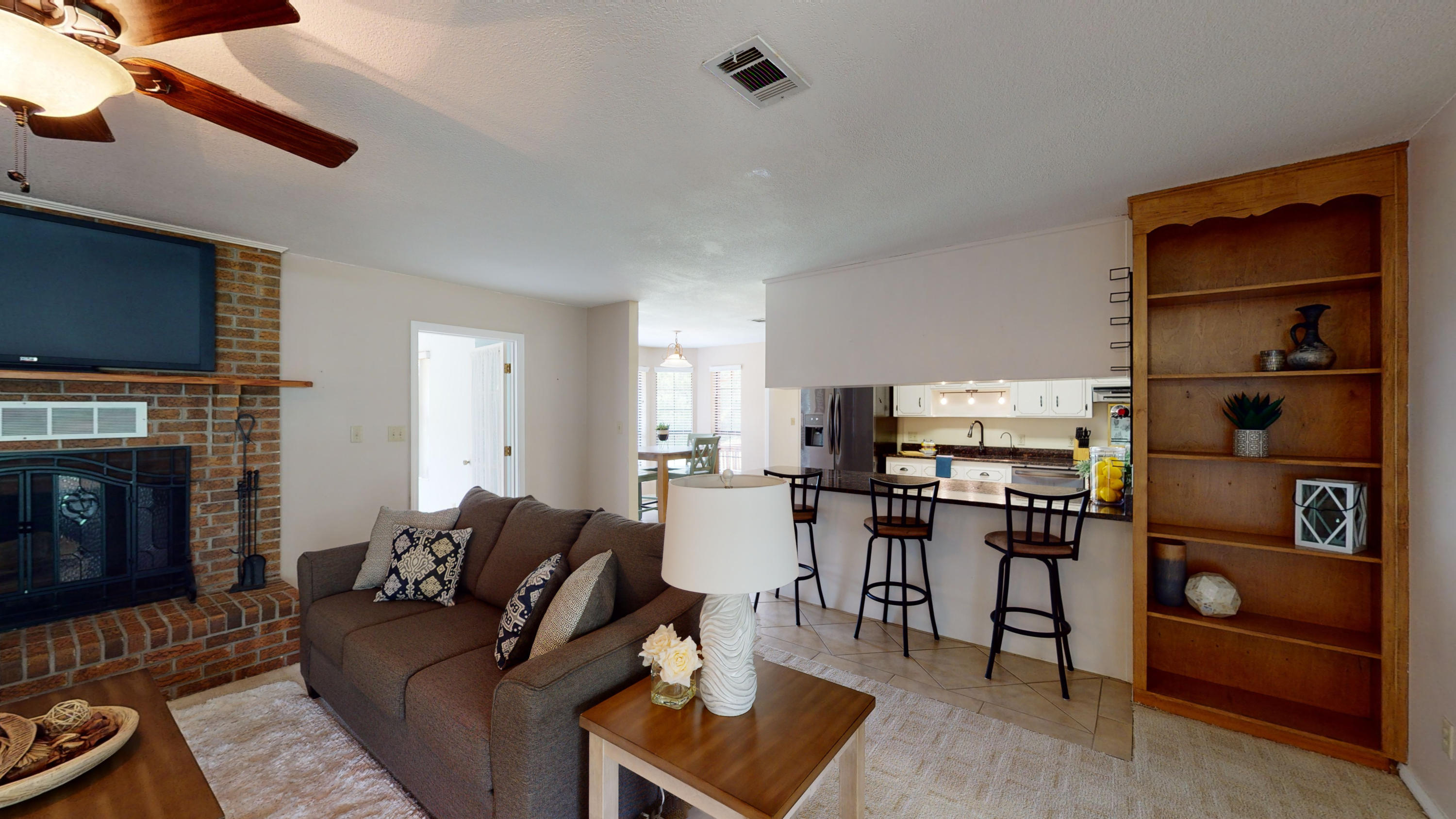 TEN LAKE ESTATES UNIT 1 - Residential