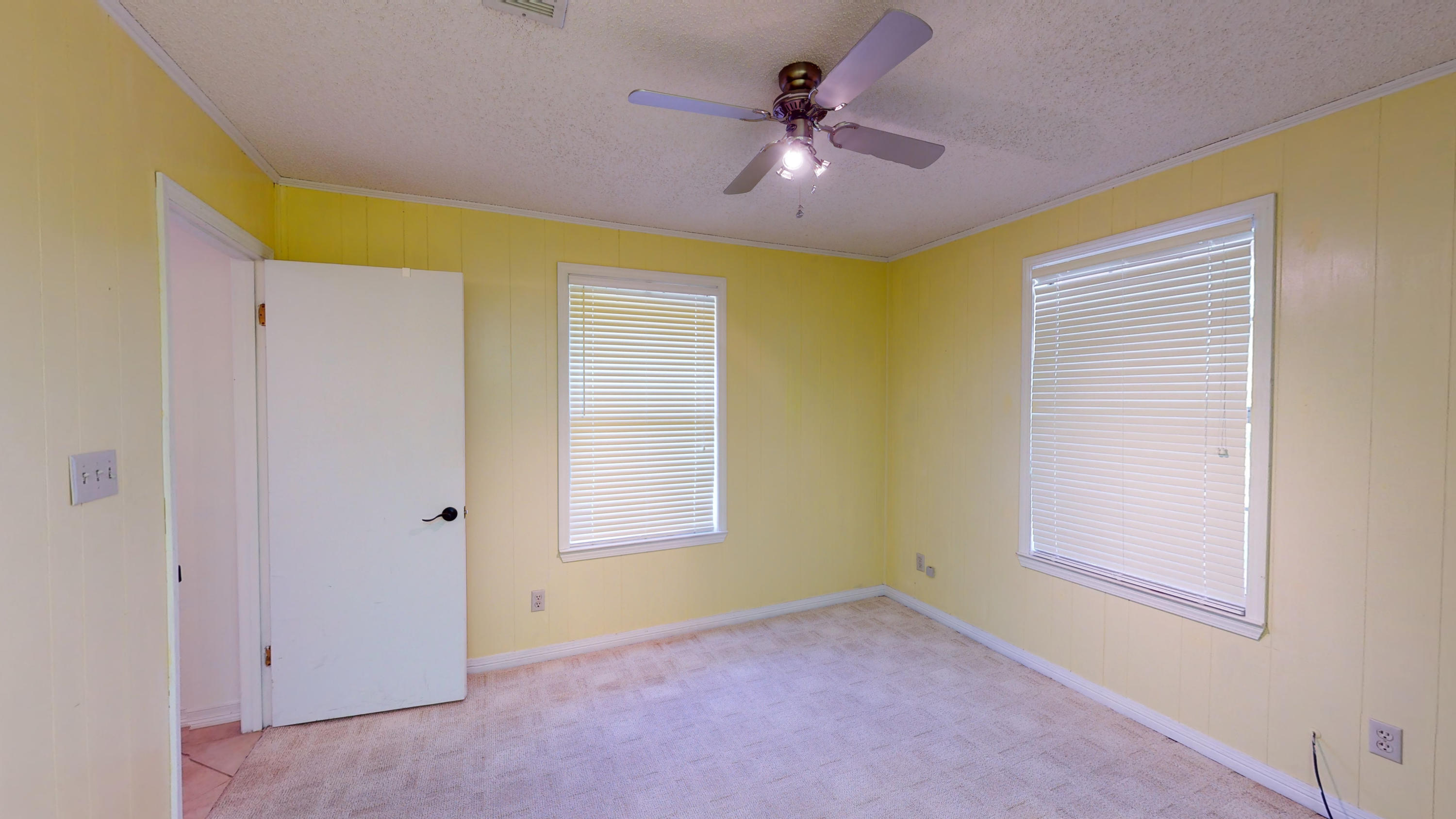 TEN LAKE ESTATES UNIT 1 - Residential