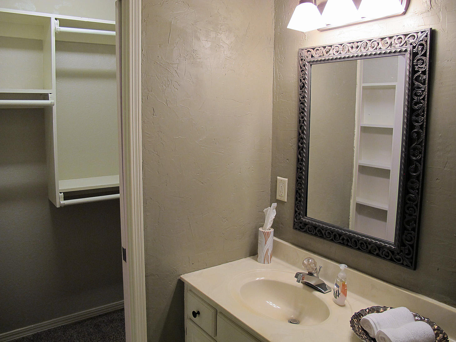 COUNTRY OAKS ESTATES PH 2 - Residential