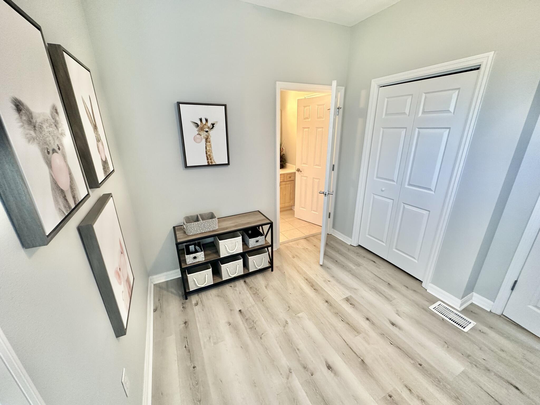 BEACH POINTE T/H REPLAT LOT 1 BLK 8 - Residential