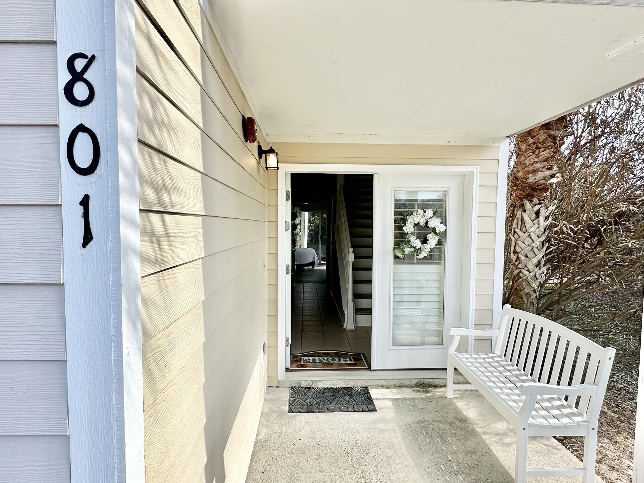 BEACH POINTE T/H REPLAT LOT 1 BLK 8 - Residential