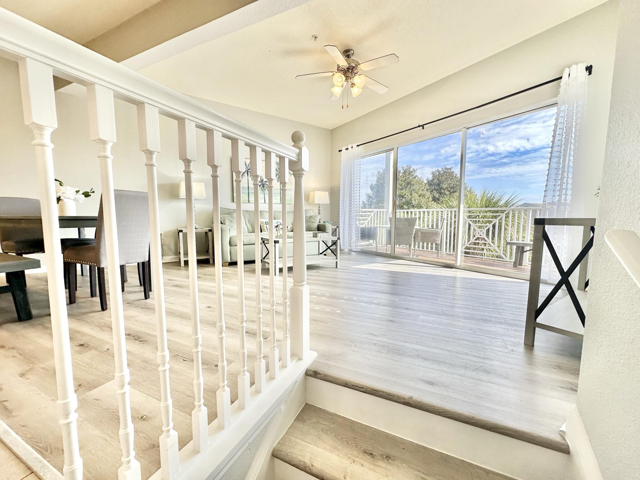 BEACH POINTE T/H REPLAT LOT 1 BLK 8 - Residential