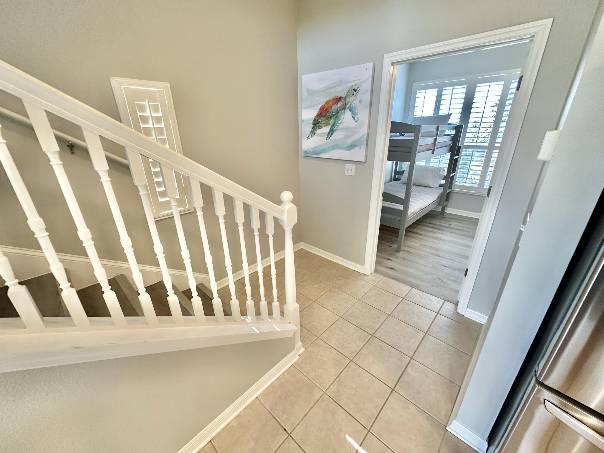 BEACH POINTE T/H REPLAT LOT 1 BLK 8 - Residential