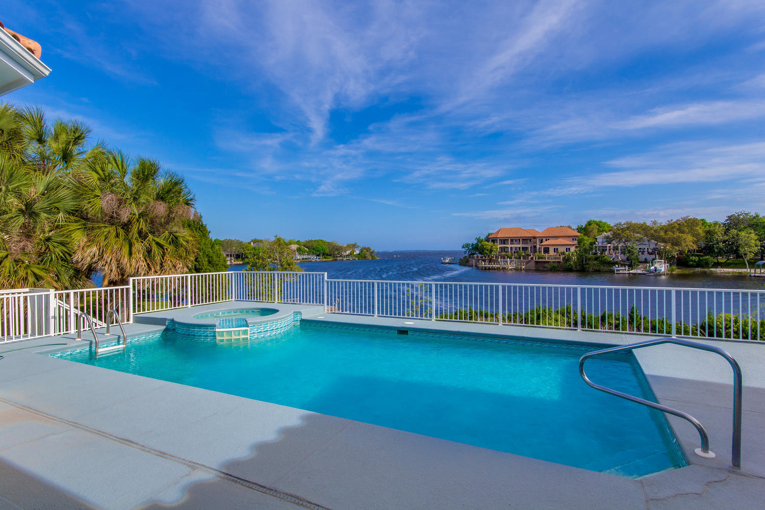 LAKE LORRAINE GARDENS - Residential