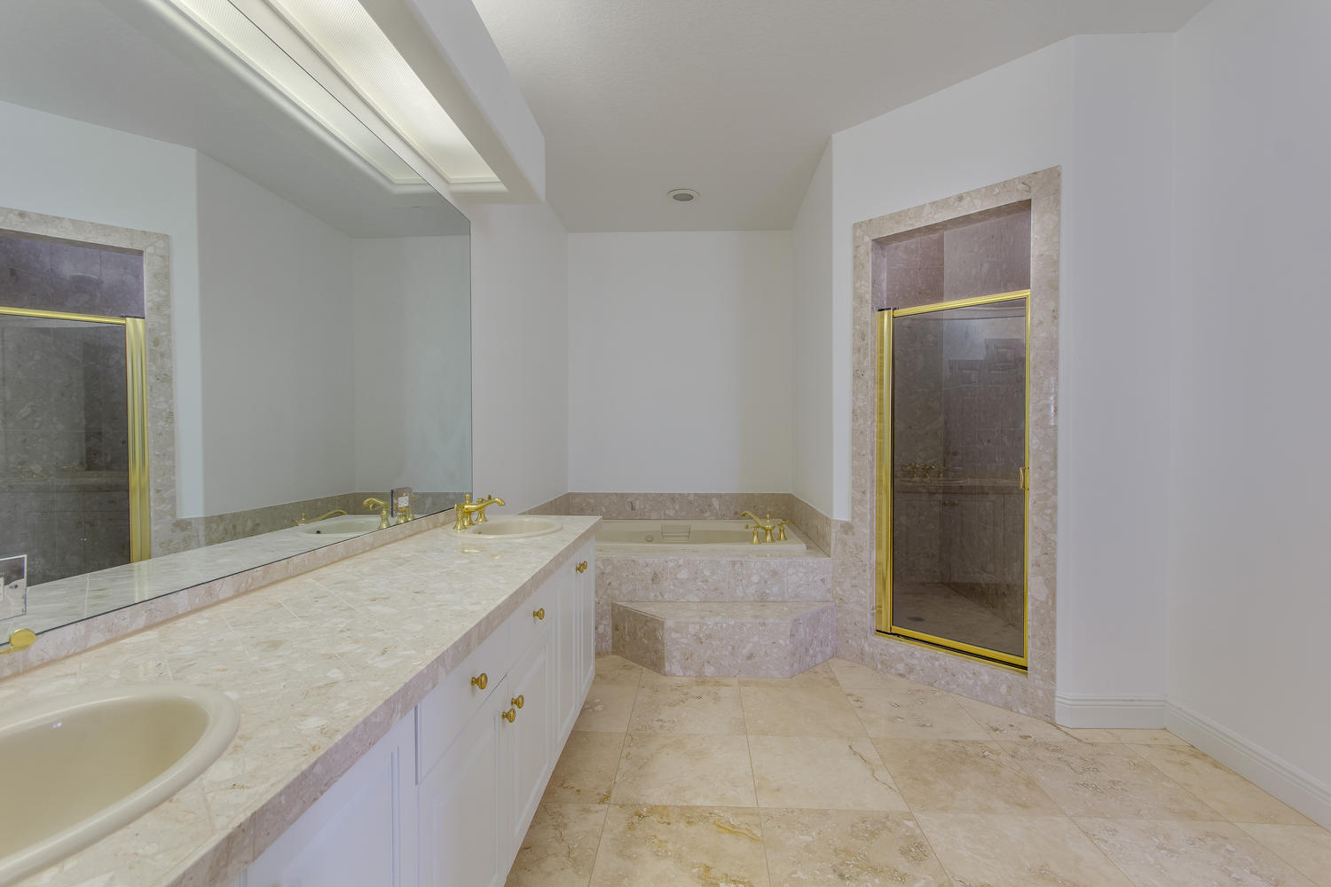 LAKE LORRAINE GARDENS - Residential