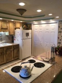 SHORELINE TOWERS 3 - Residential