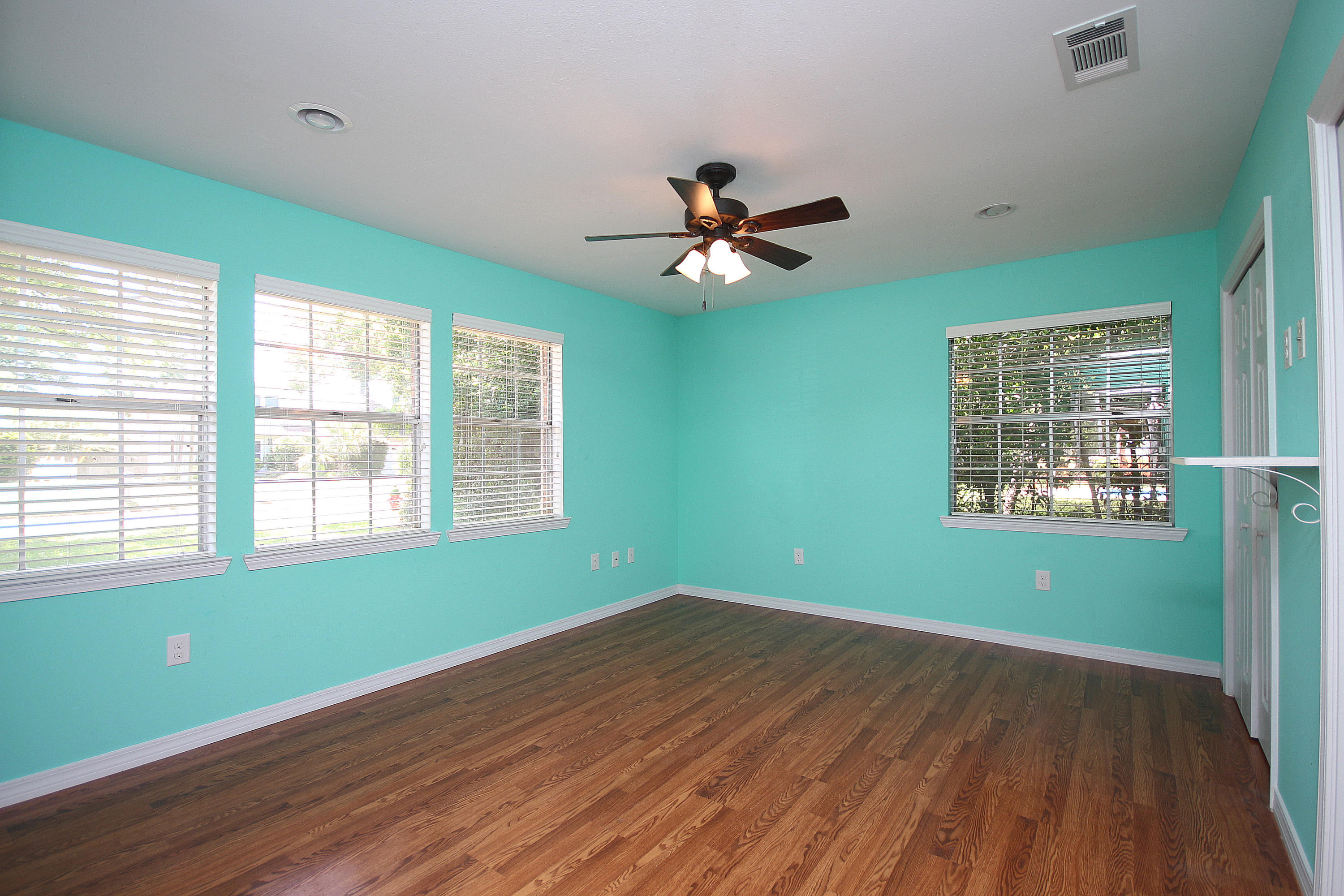 FOREST MANOR - Residential