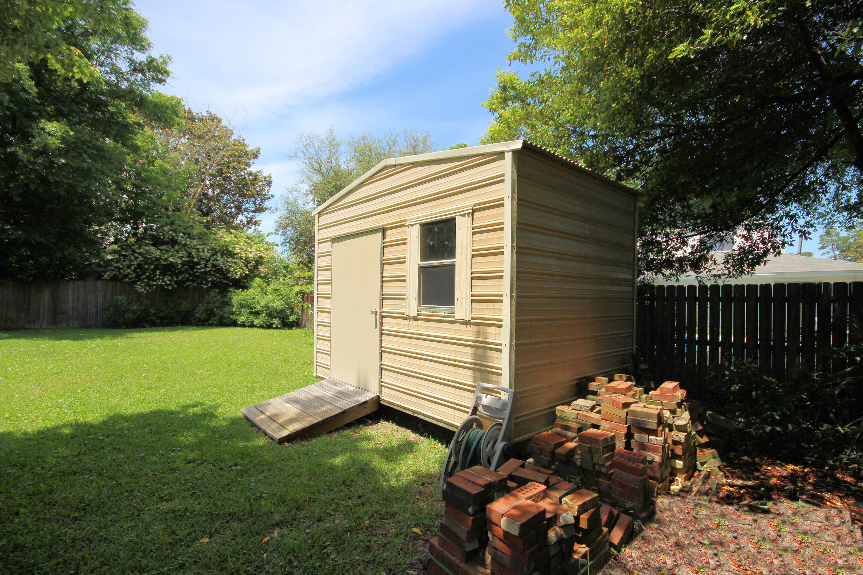 FOREST MANOR - Residential