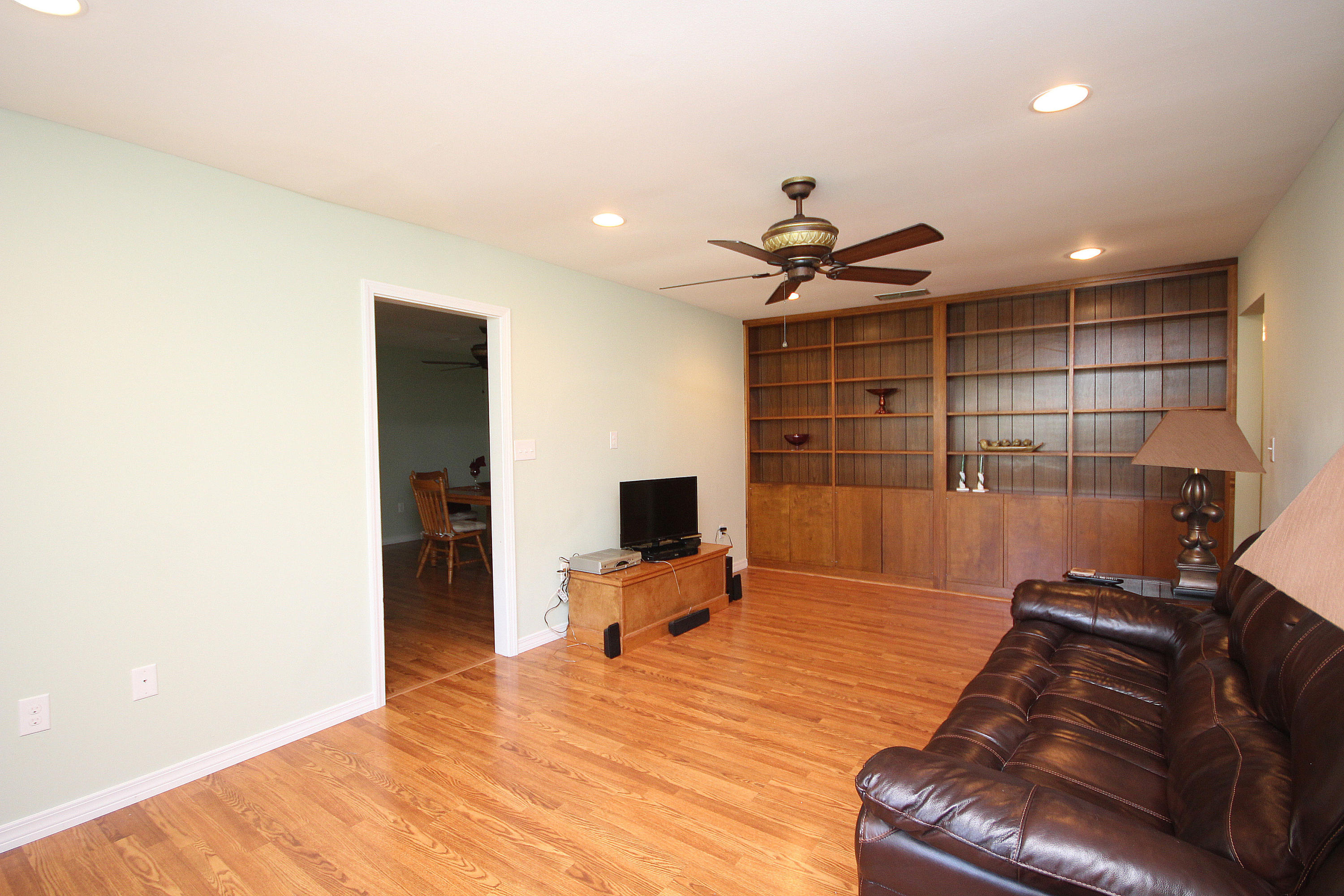 FOREST MANOR - Residential