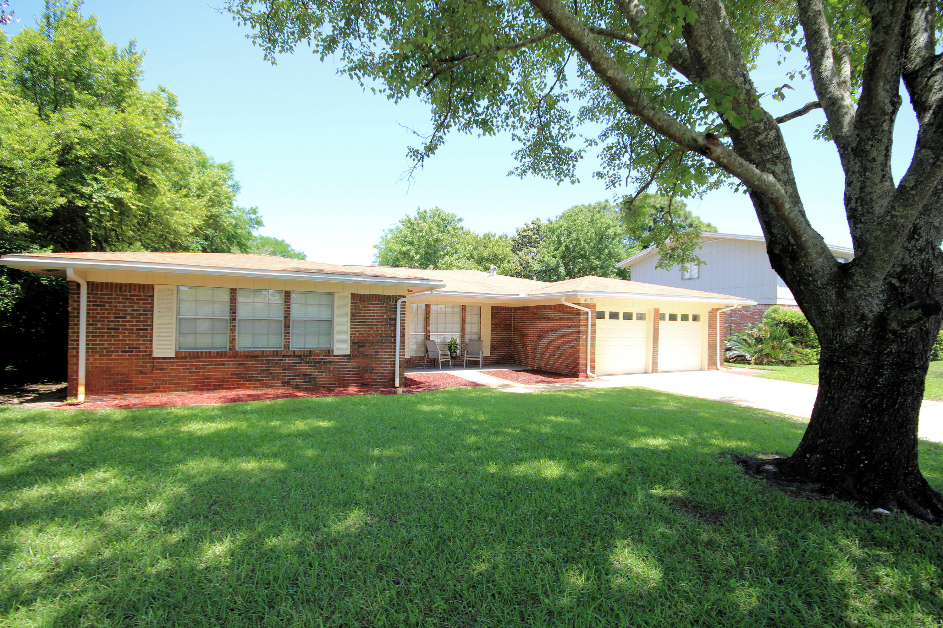 FOREST MANOR - Residential