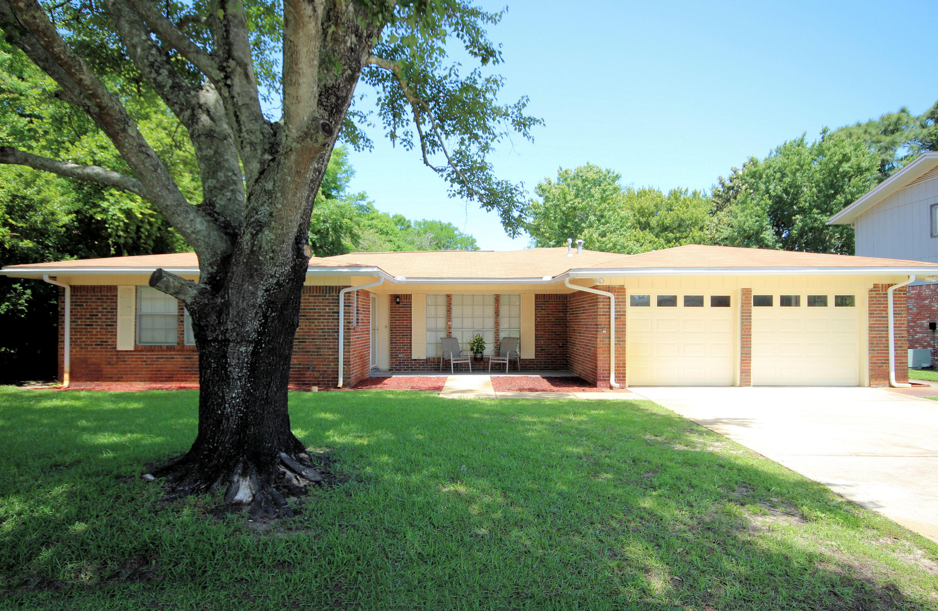 FOREST MANOR - Residential